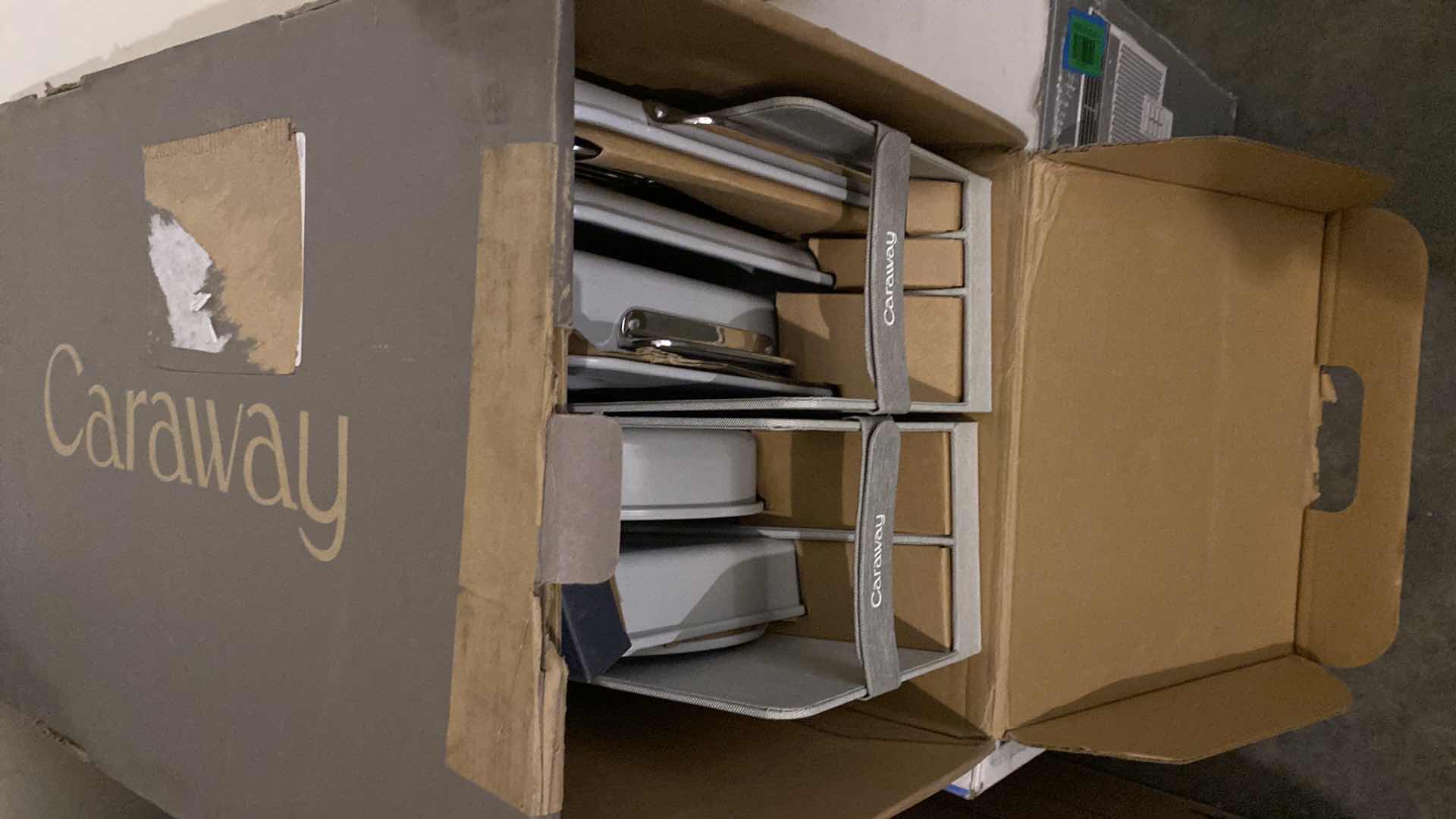 Photo 4 of CARAWAY NONSTICK BAKEWARE 11 PIECES INCLUDING STORAGE RACK