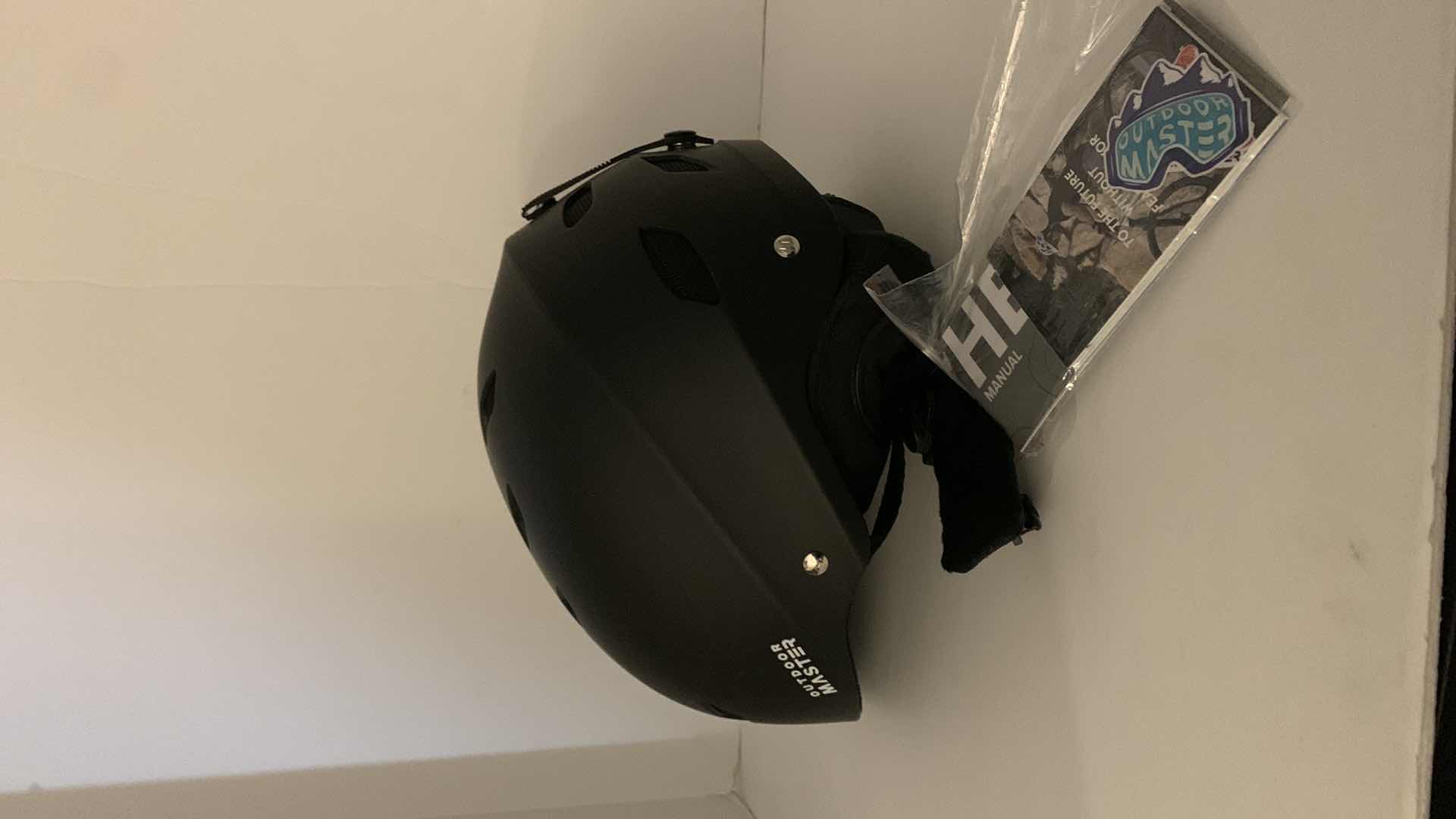 Photo 1 of OUTDOOR MASTER HELMET CHILDS L