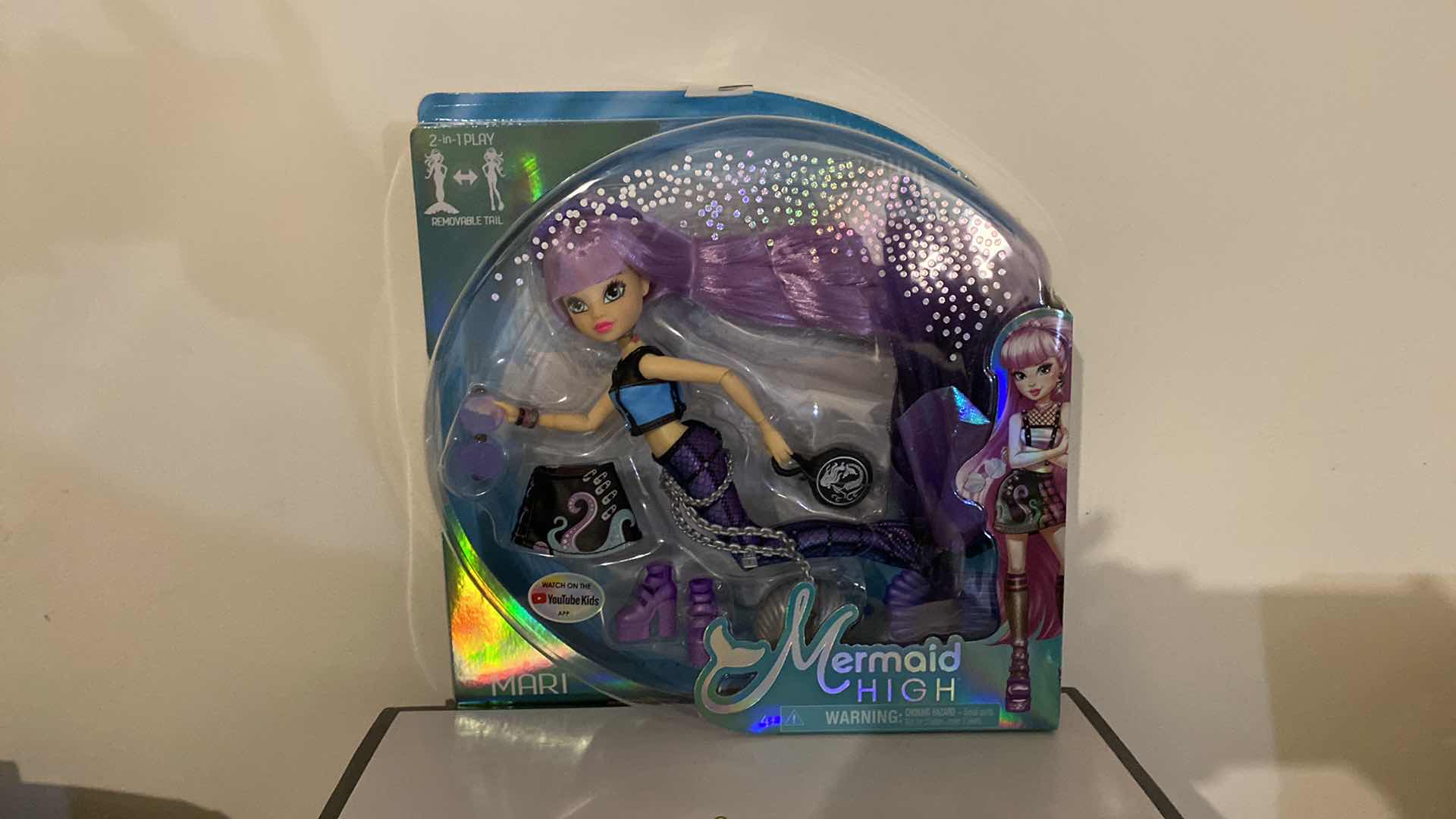 Photo 1 of MERMAID HIGH, MARI DELUXE DOLL WITH ACCESSORIES, KIDS TOY FOR AGES 4 AND UP