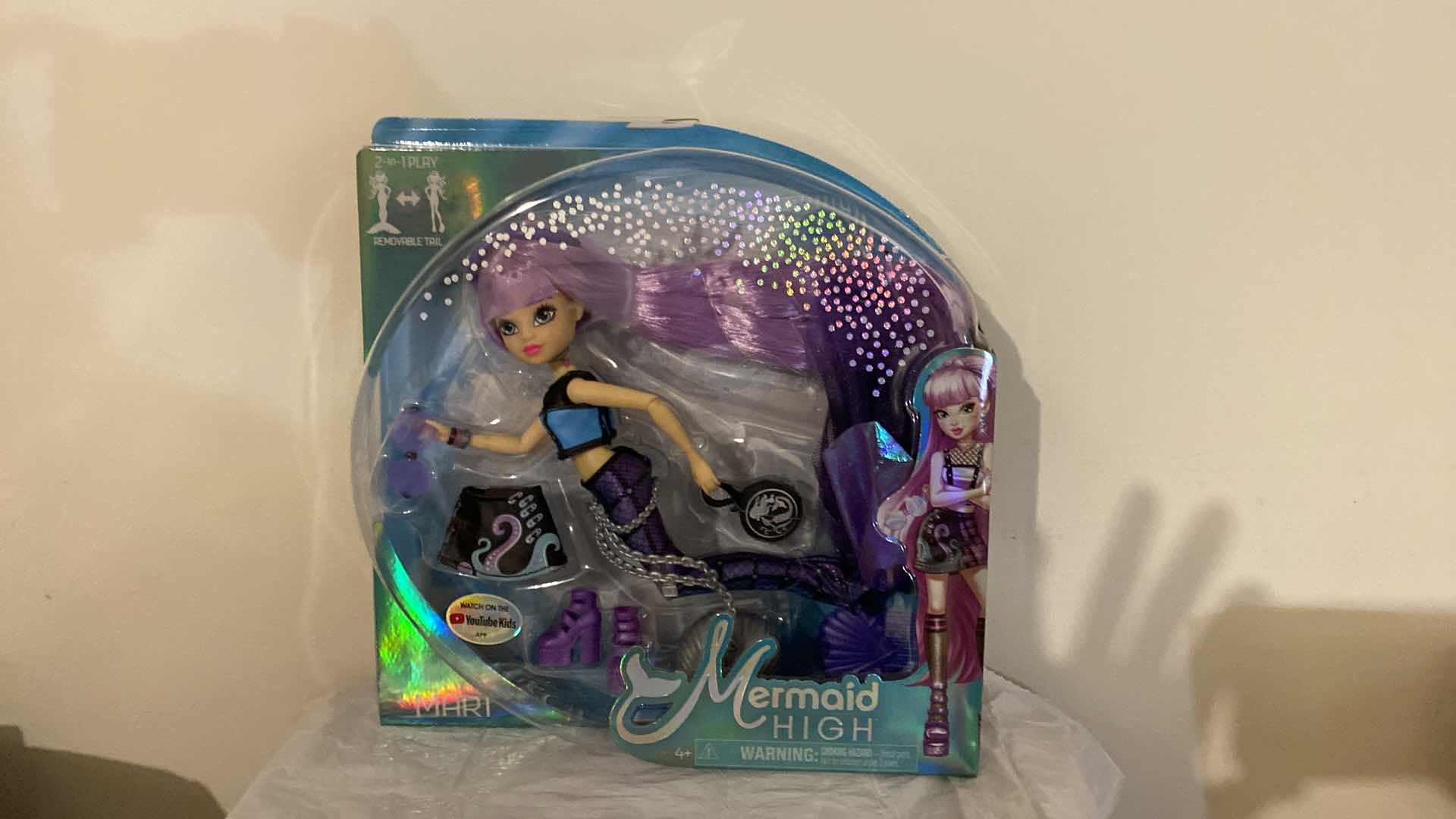 Photo 3 of MERMAID HIGH, MARI DELUXE DOLL WITH ACCESSORIES, KIDS TOY FOR AGES 4 AND UP