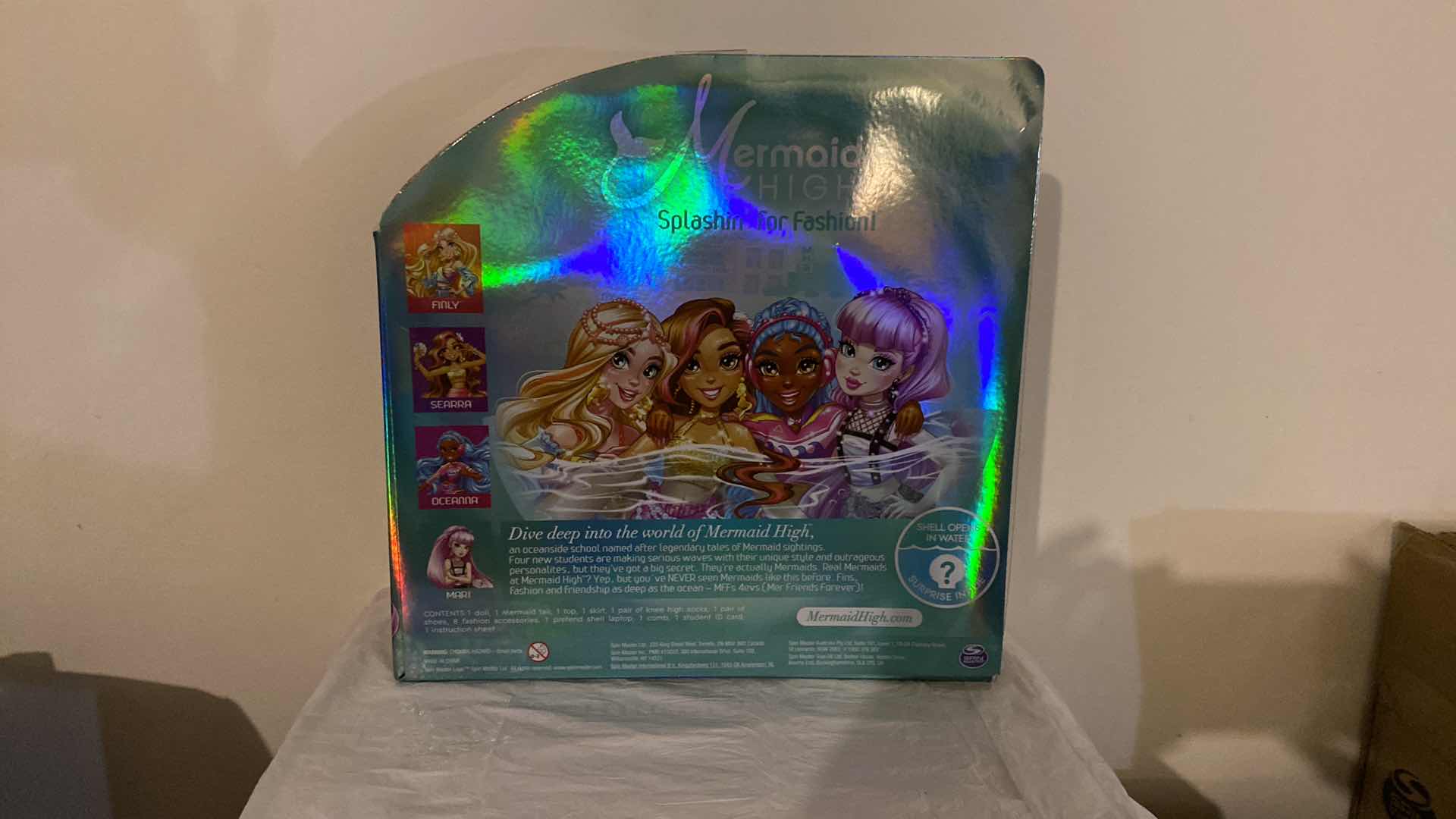 Photo 2 of MERMAID HIGH, MARI DELUXE DOLL WITH ACCESSORIES, KIDS TOY FOR AGES 4 AND UP