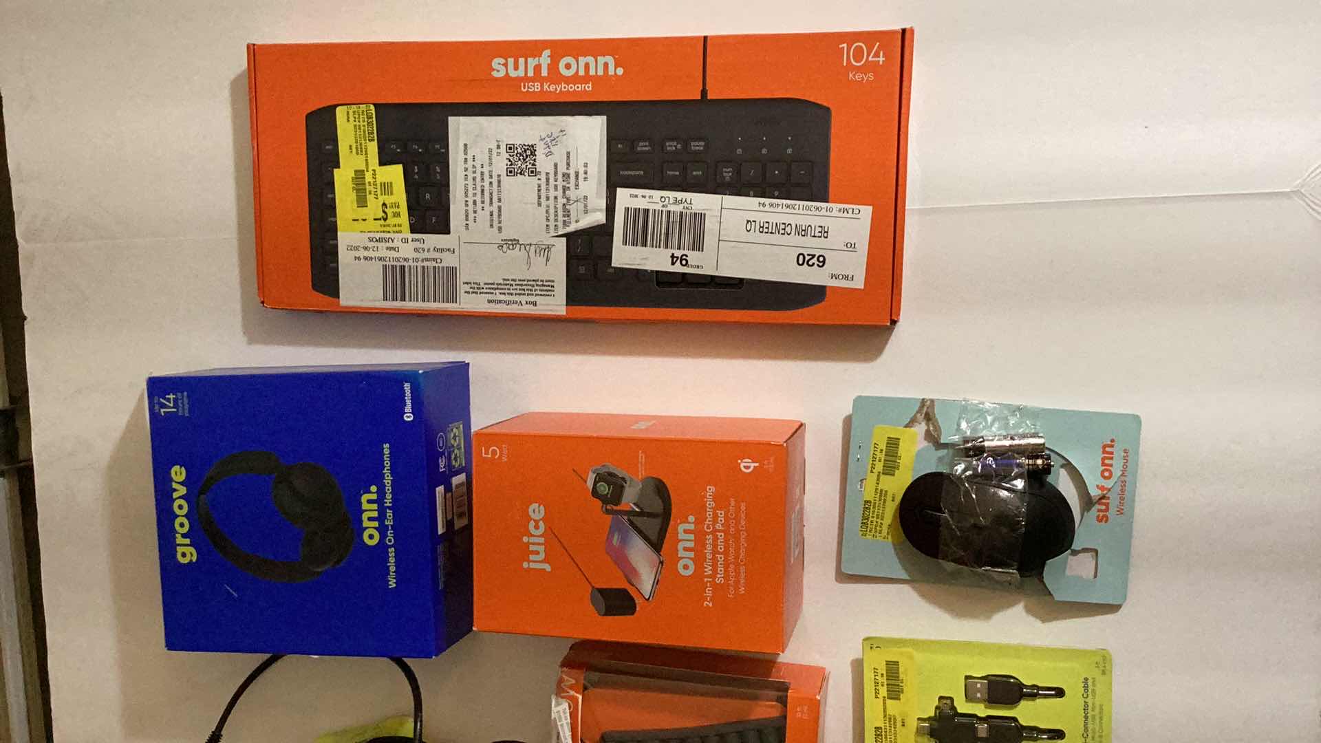 Photo 1 of 10-ELECTRONIC ITEMS: CHARGERS, HEADPHONES, BATTERIES