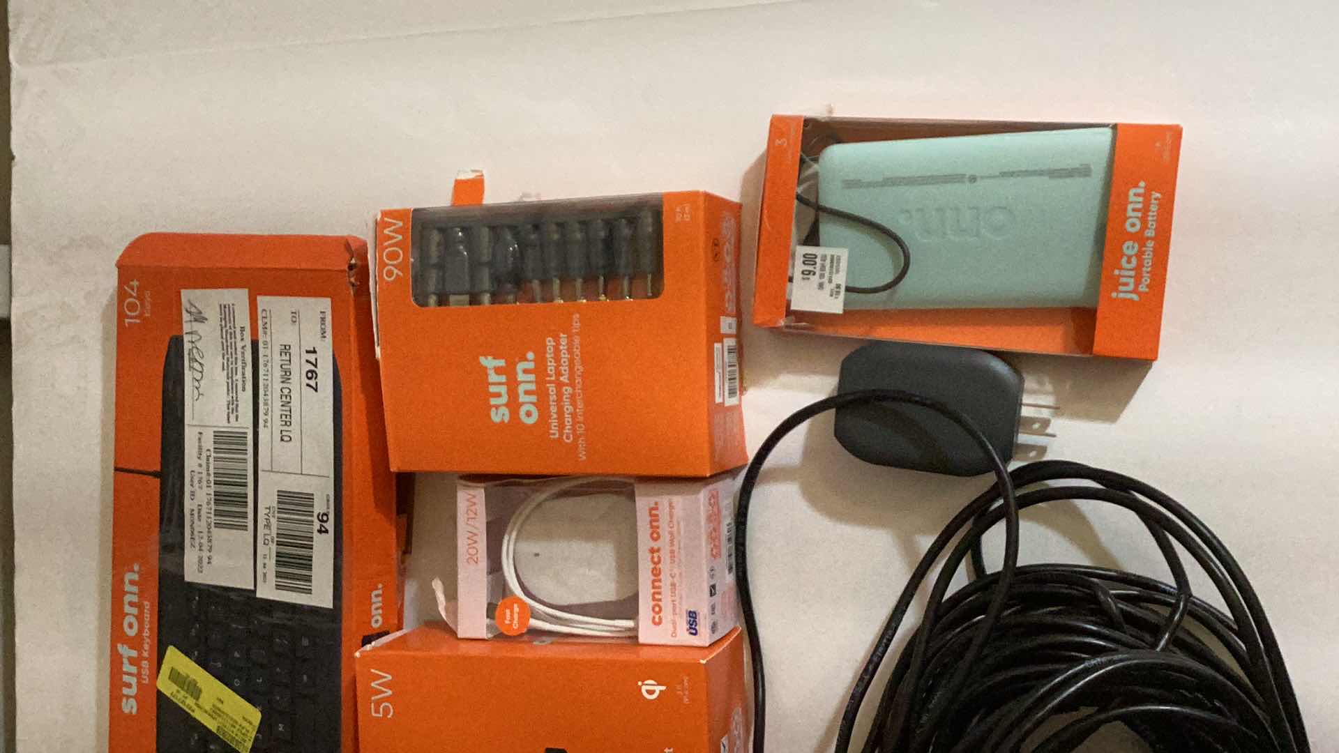 Photo 1 of 9- ELECTRONIC ITEMS: KEYBOARD, CHARGERS, CABLE, BATTERY