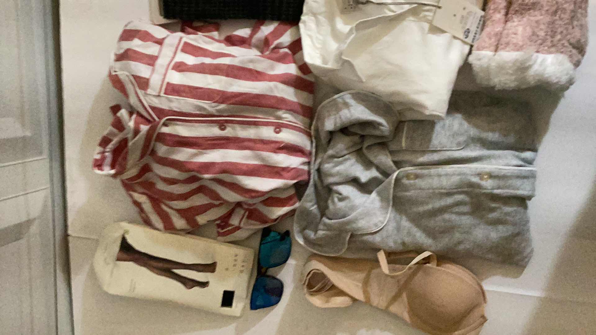 Photo 1 of 8-VARIOUS SIZE WOMANS CLOTHING