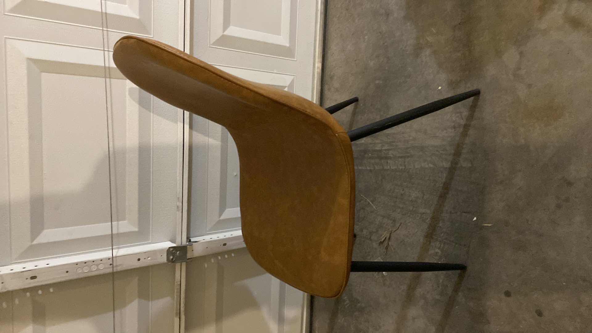 Photo 2 of BROWN VINYL CHAIR