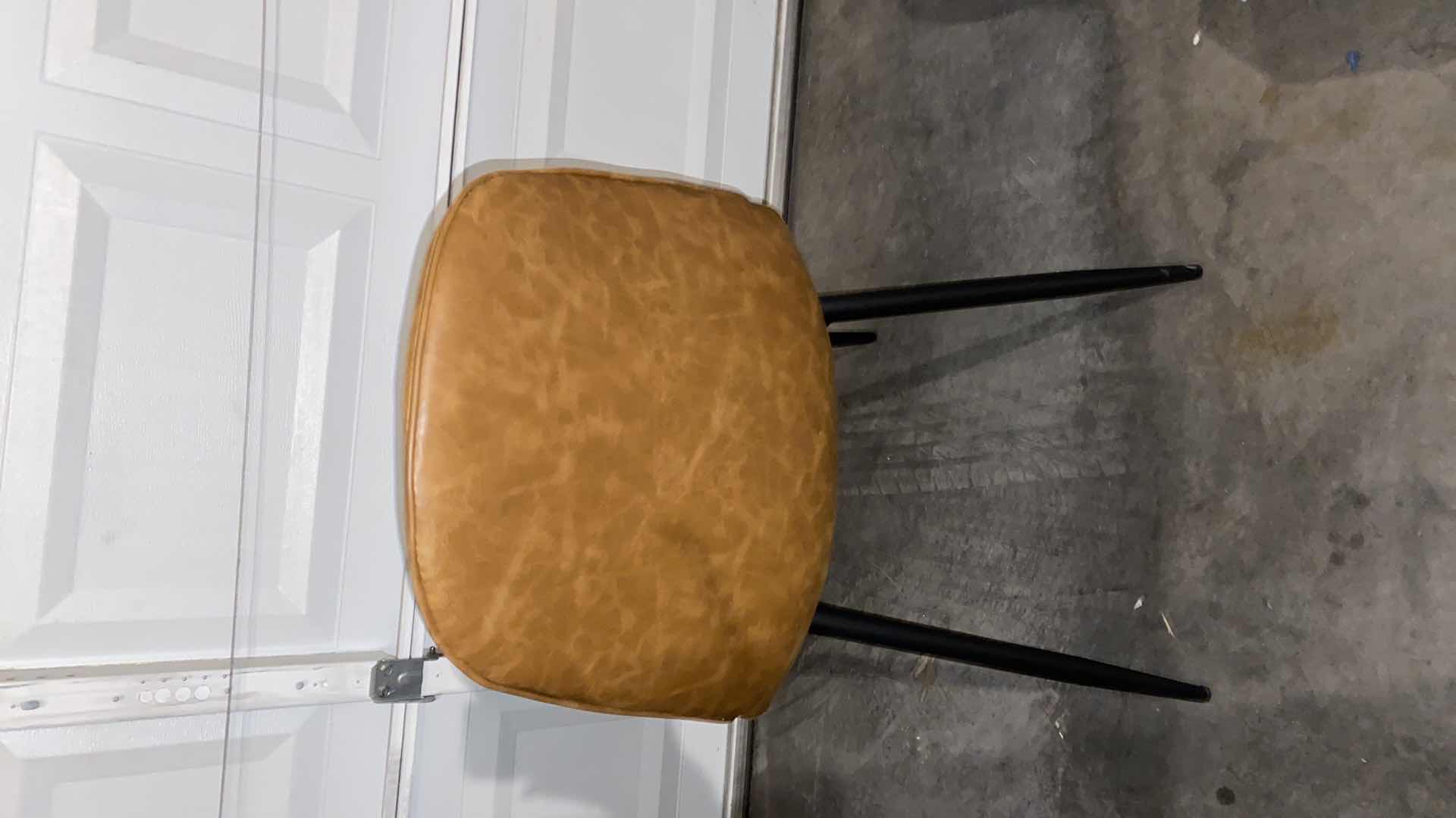 Photo 3 of BROWN VINYL CHAIR