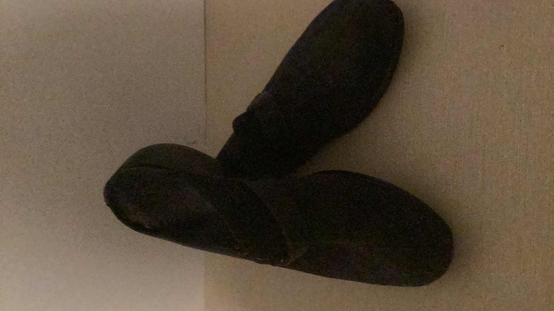 Photo 3 of 2 PAIRS LADIES SHOES SIZE 8.5, COLE HAAN SANDALS AND ROCKPORT MULES