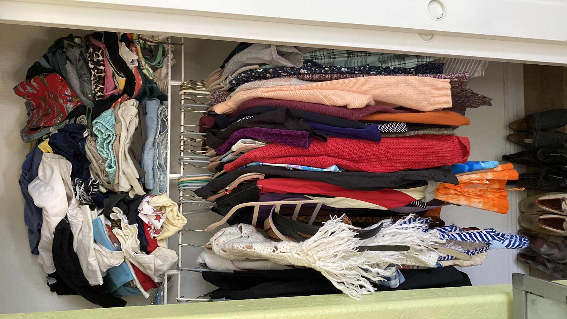 Photo 1 of HALF OF CLOSET LADIES VARIOUS SIZES