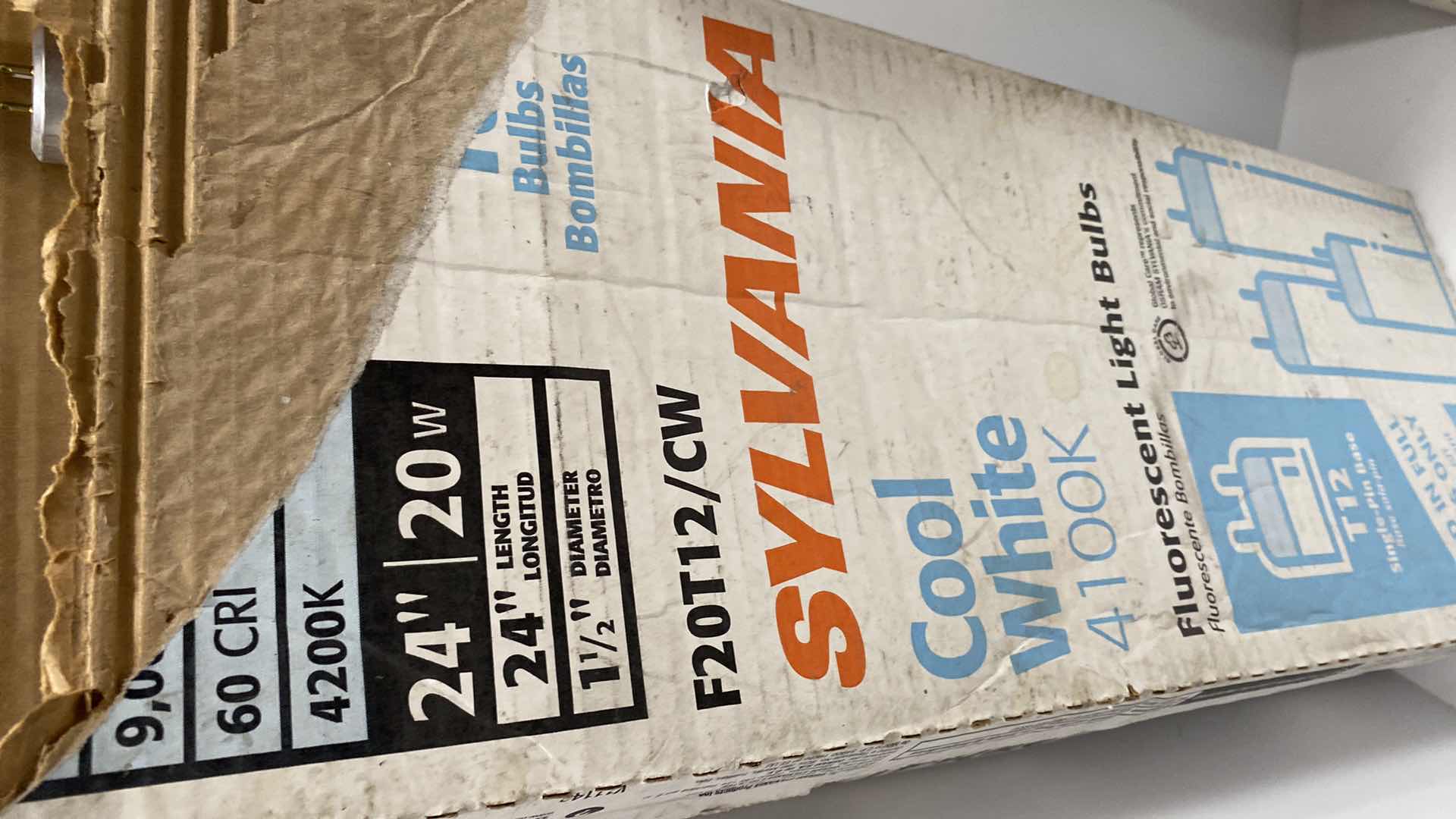 Photo 1 of ASSORTED LED RING LIGHT AND LIGHT BULBS