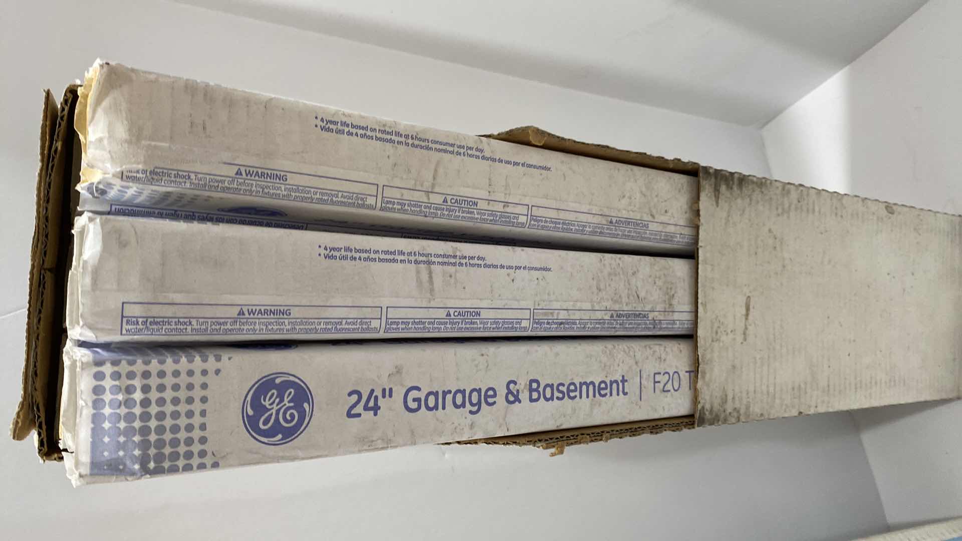 Photo 1 of ASSORTED LED RING LIGHT AND LIGHT BULBS