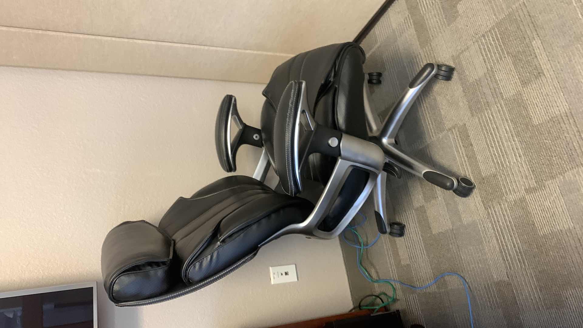 Photo 1 of TRUE INNOVATIONS BLACK BONDED LEATHER ADJUSTABLE ROTATING EXECUTIVE OFFICE CHAIR w WHEELS