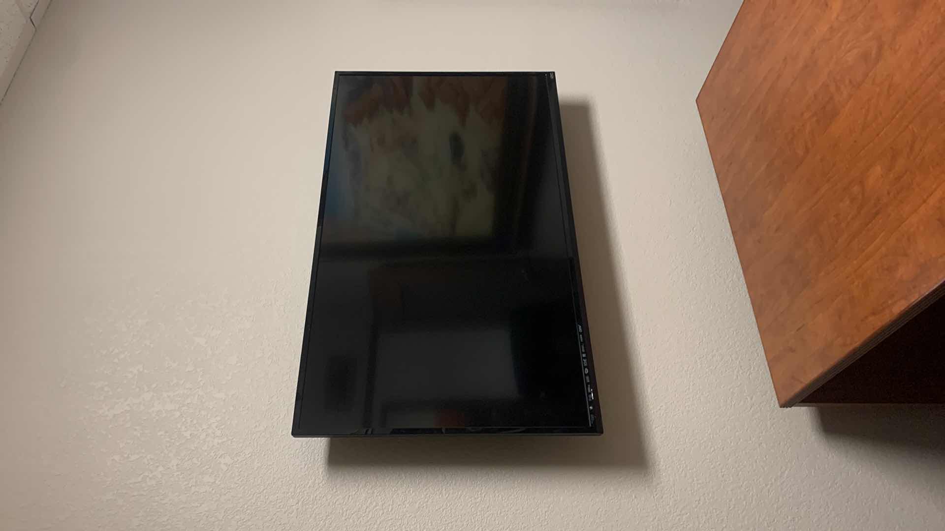 Photo 1 of 55” VIZIO FLATSCREEN TV