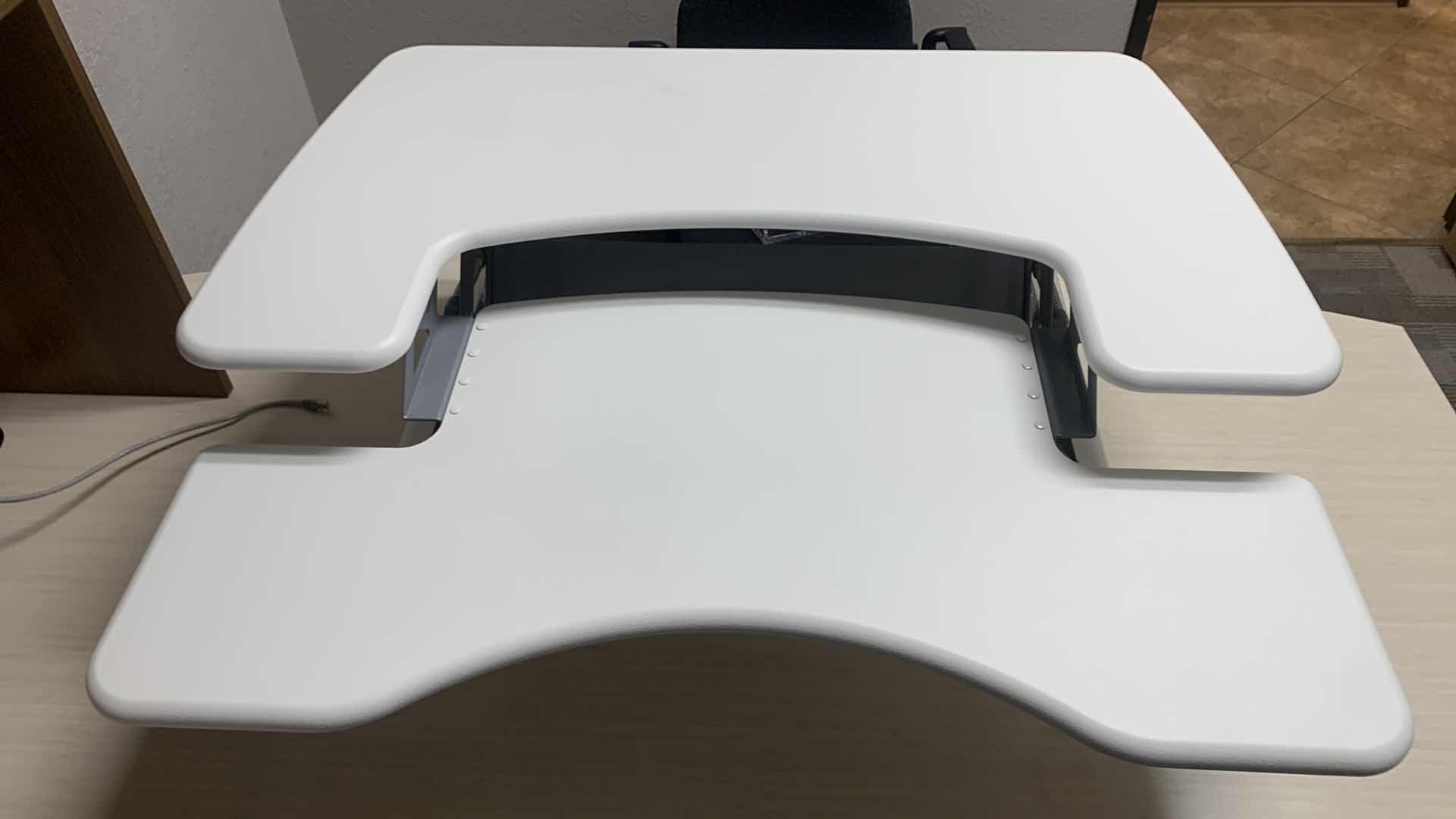 Photo 1 of VARIDESK ADJUSTABLE STAND SIT DESK PRO PLUS 36