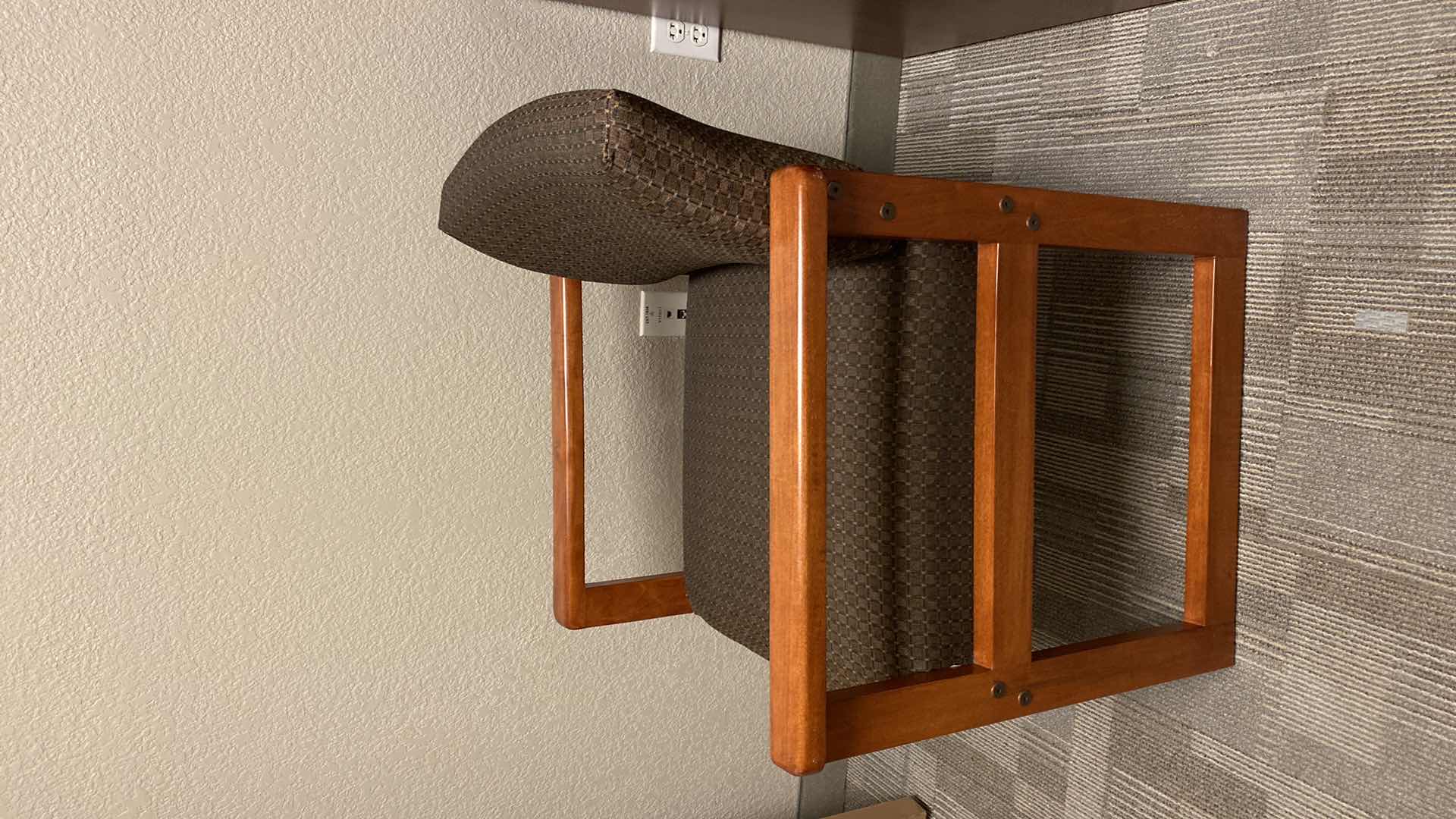 Photo 3 of CUBE CHESTNUT OFFICE CHAIR WITH COGNAC MAPLE