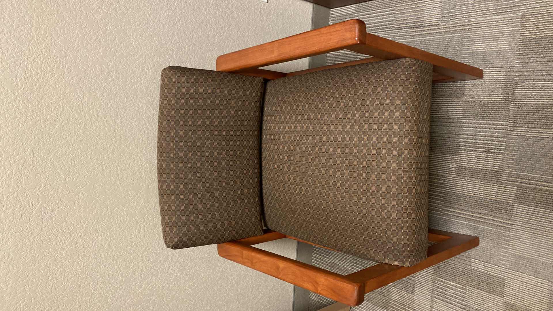 Photo 5 of CUBE CHESTNUT OFFICE CHAIR WITH COGNAC MAPLE