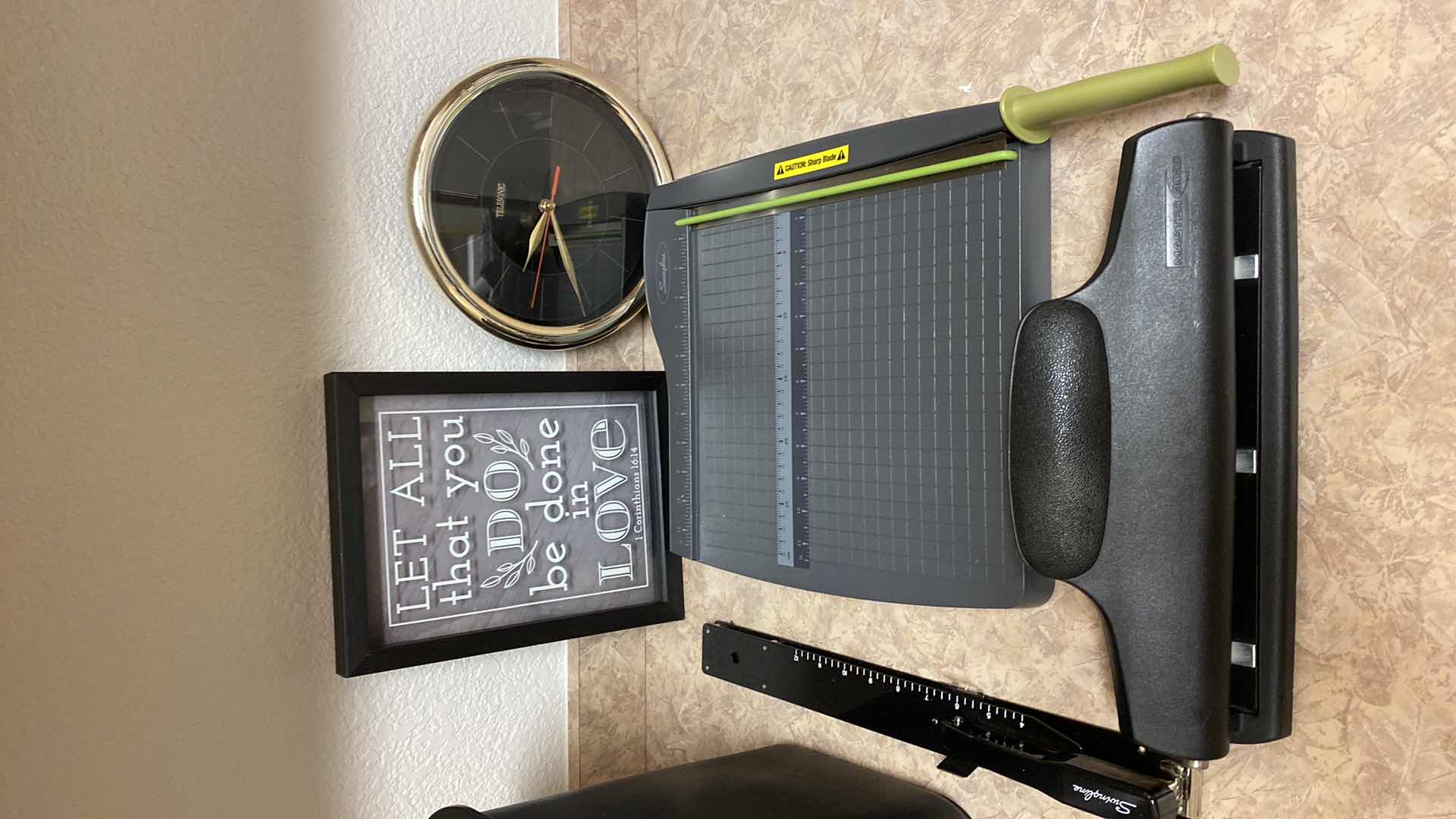 Photo 1 of 6 ASSORTED OFFICE ITEMS