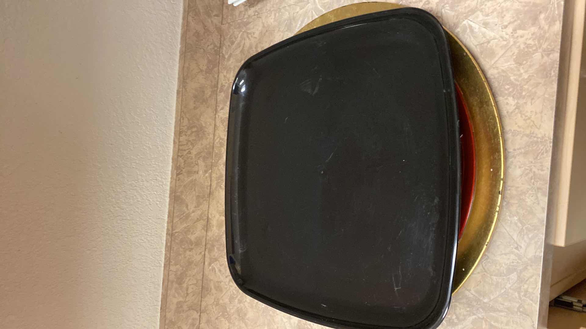 Photo 1 of 6 ASSORTED TRAYS AND A BULOVA PLASTIC WALL CLOCK