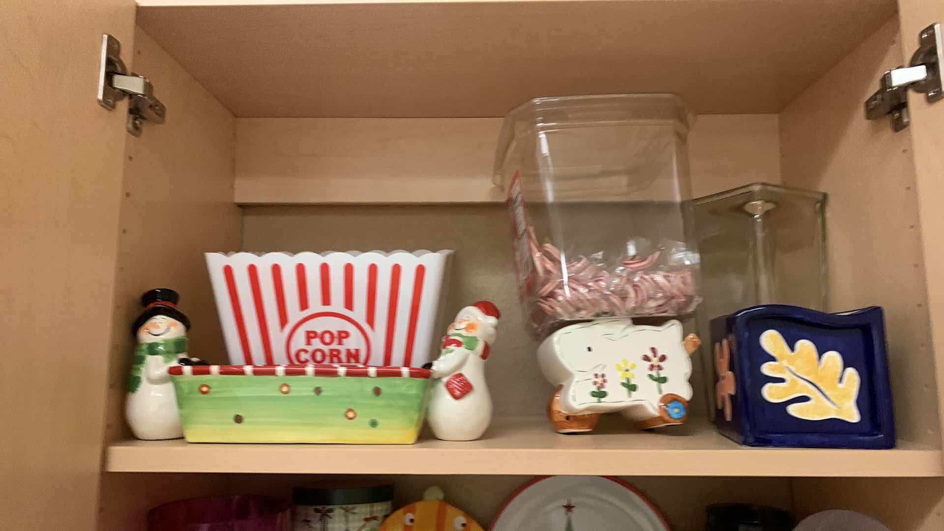 Photo 3 of CONTENTS OF CABINET