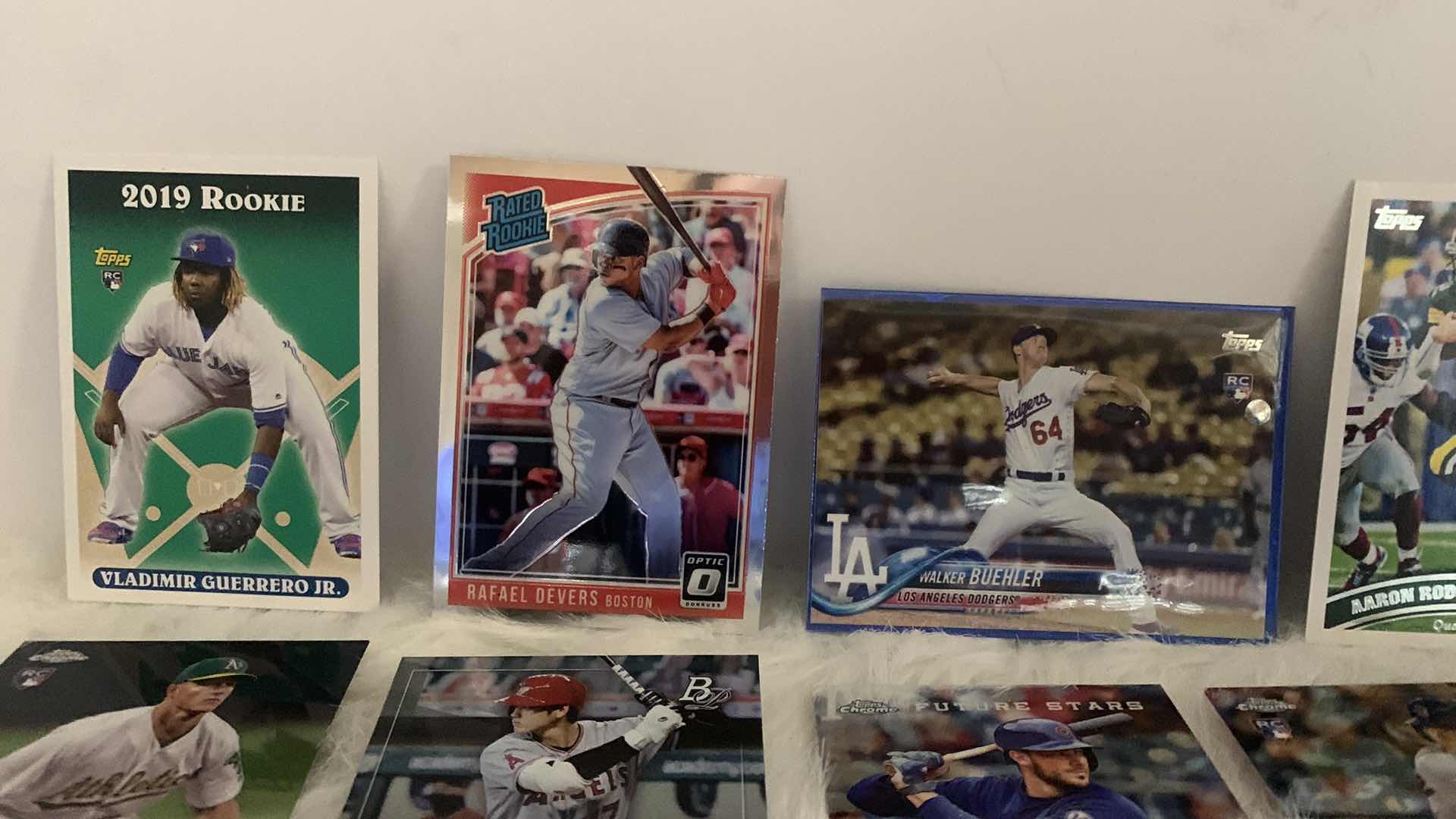 Photo 1 of 17 COLLECTIBLE SPORTS CARDS