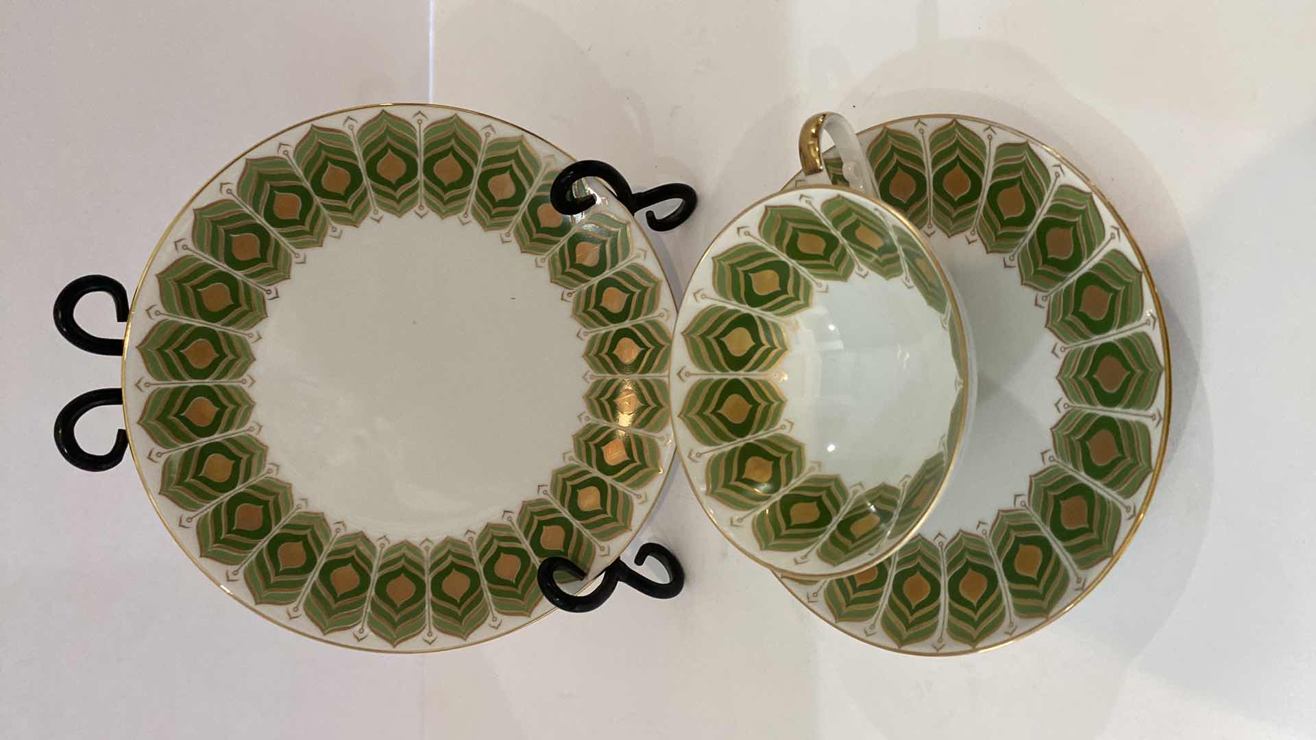 Photo 2 of ALBOTH & KAISER BAVARIA 3 PIECE TEA CUP, SAUCER AND PLATE SET WITH GOLD EDGE