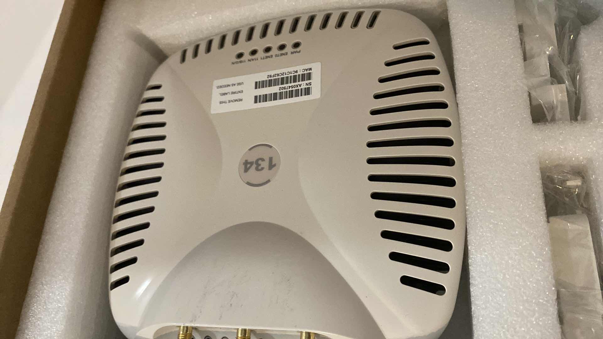 Photo 2 of ARUBA AP-130 SERIES ACCESS POINT AND BINARY 4K HDR HDMI EXTENDER