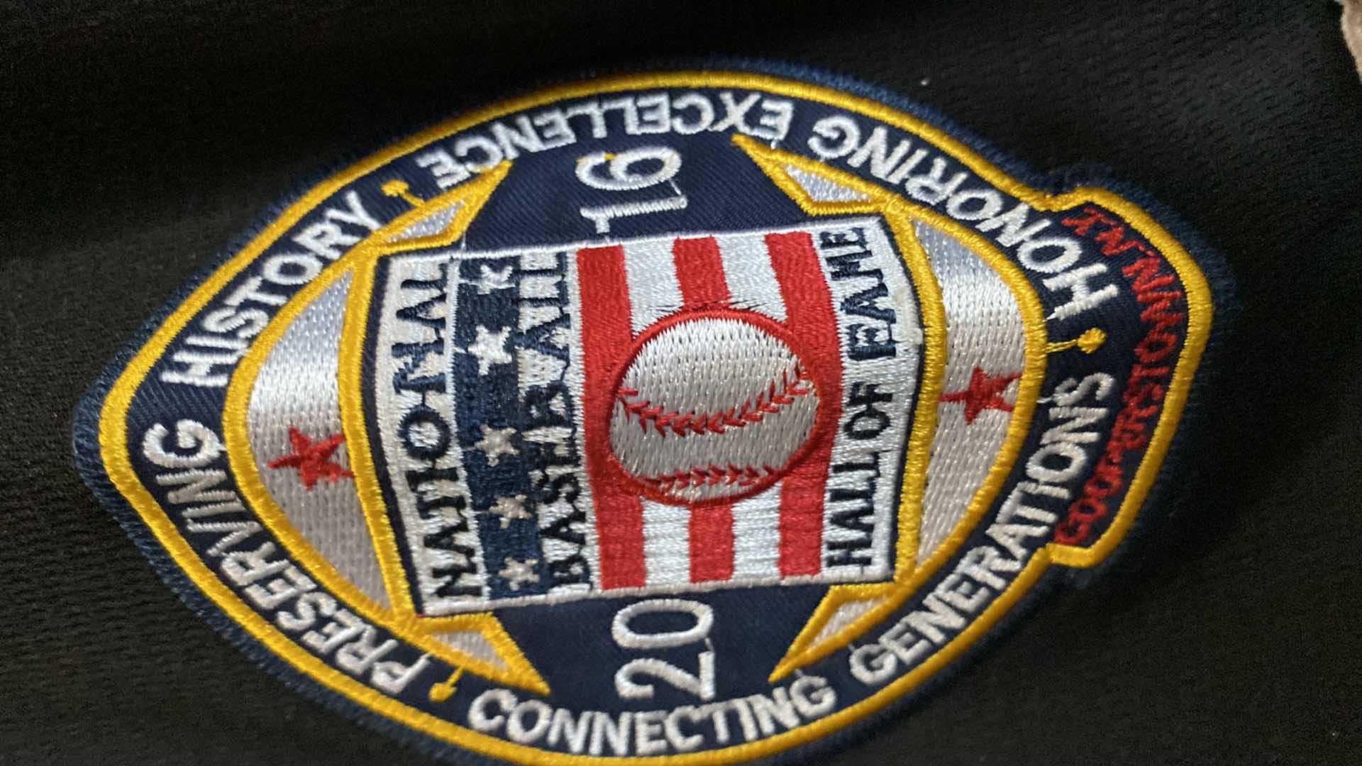 Photo 1 of MENS BASEBALL JERSEY CINCINNATI GRIFFEY #30 SIZE LARGE