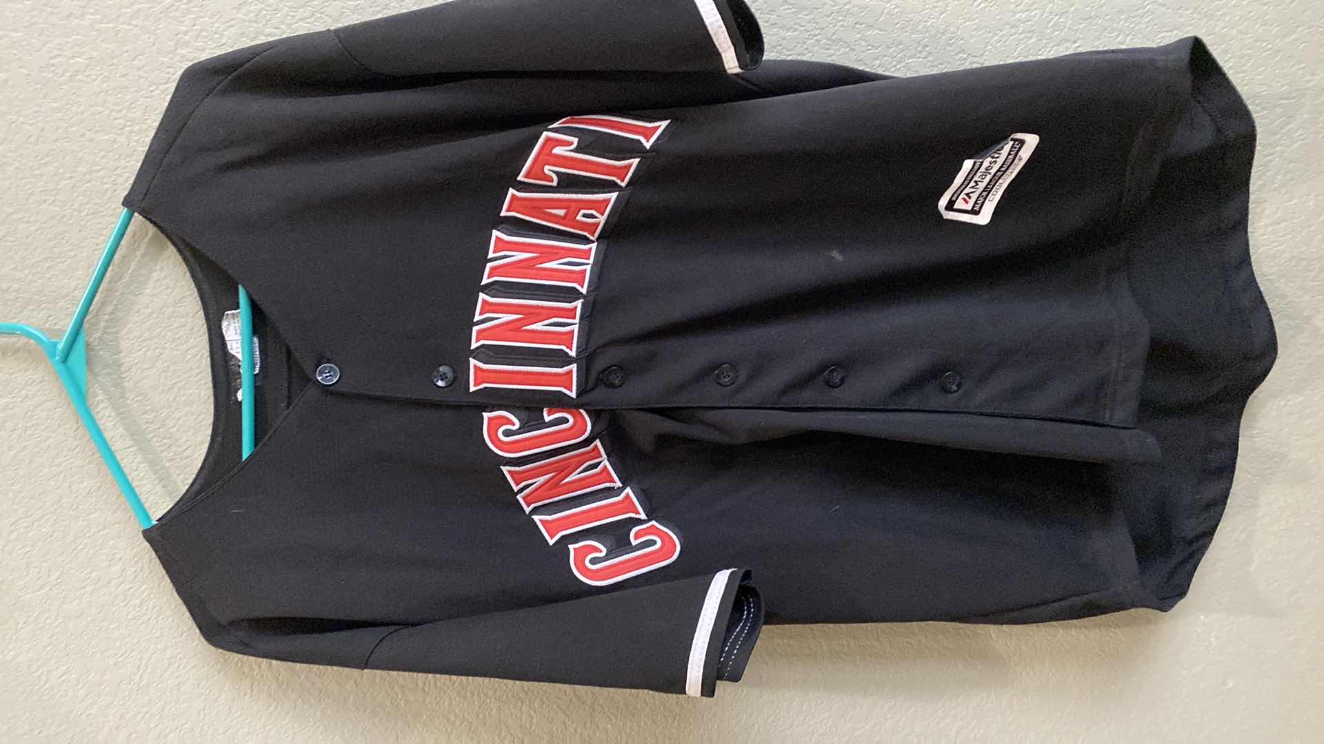 Photo 1 of MENS BASEBALL JERSEY CINCINNATI GRIFFEY #30 SIZE LARGE