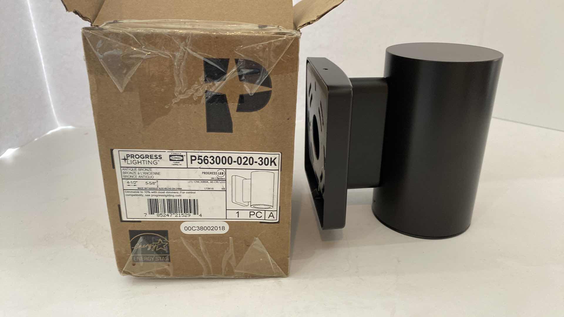 Photo 1 of NEW IN BOX PROGRESS LIGHTNING ANTIQUE BRONZE ACCENT LIGHT