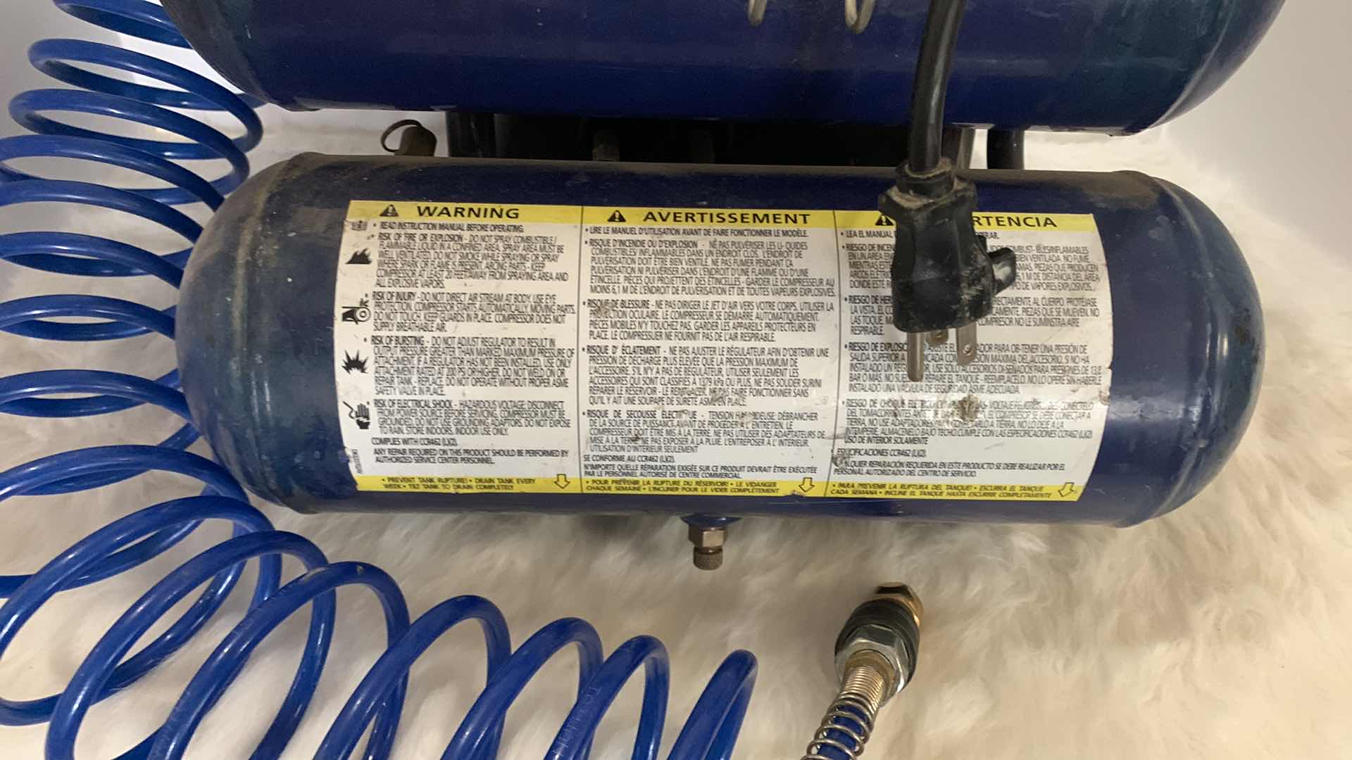 Photo 3 of CAMPBELL HAUSFELD 110 MAX PSI AIR COMPRESSOR (WORKS)