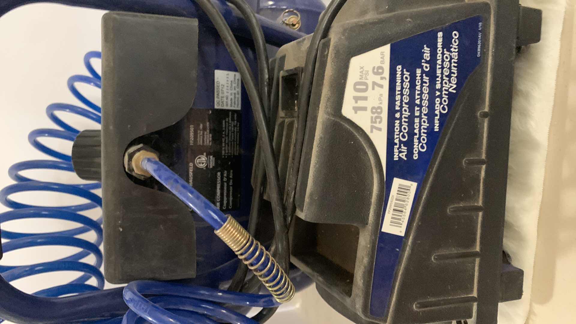 Photo 1 of CAMPBELL HAUSFELD 110 MAX PSI AIR COMPRESSOR (WORKS)