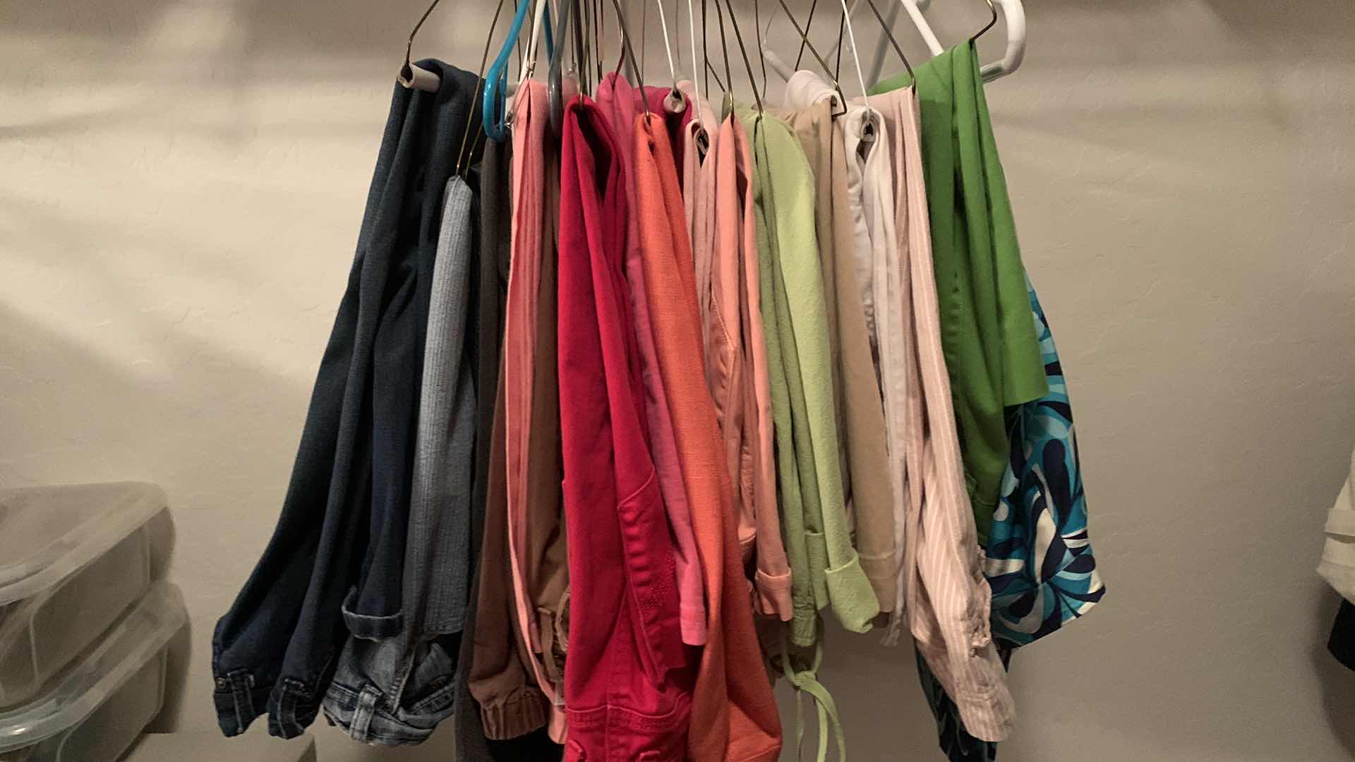 Photo 1 of 20 PAIRS OF WOMENS PANTS MOSTLY SIZE 14P