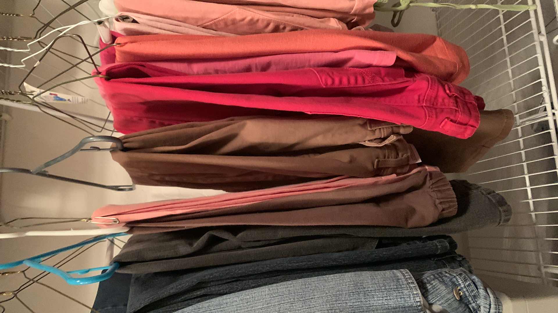 Photo 1 of 20 PAIRS OF WOMENS PANTS MOSTLY SIZE 14P