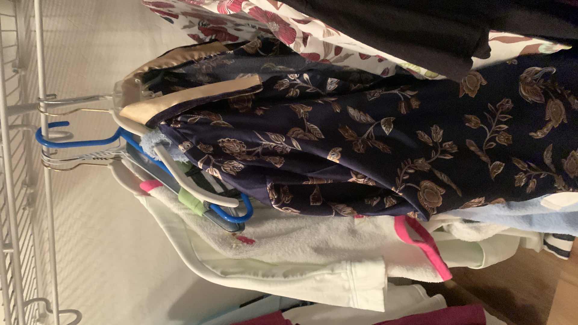 Photo 2 of HALF A RACK OF WOMENS CLOTHING MOSTLY L XL