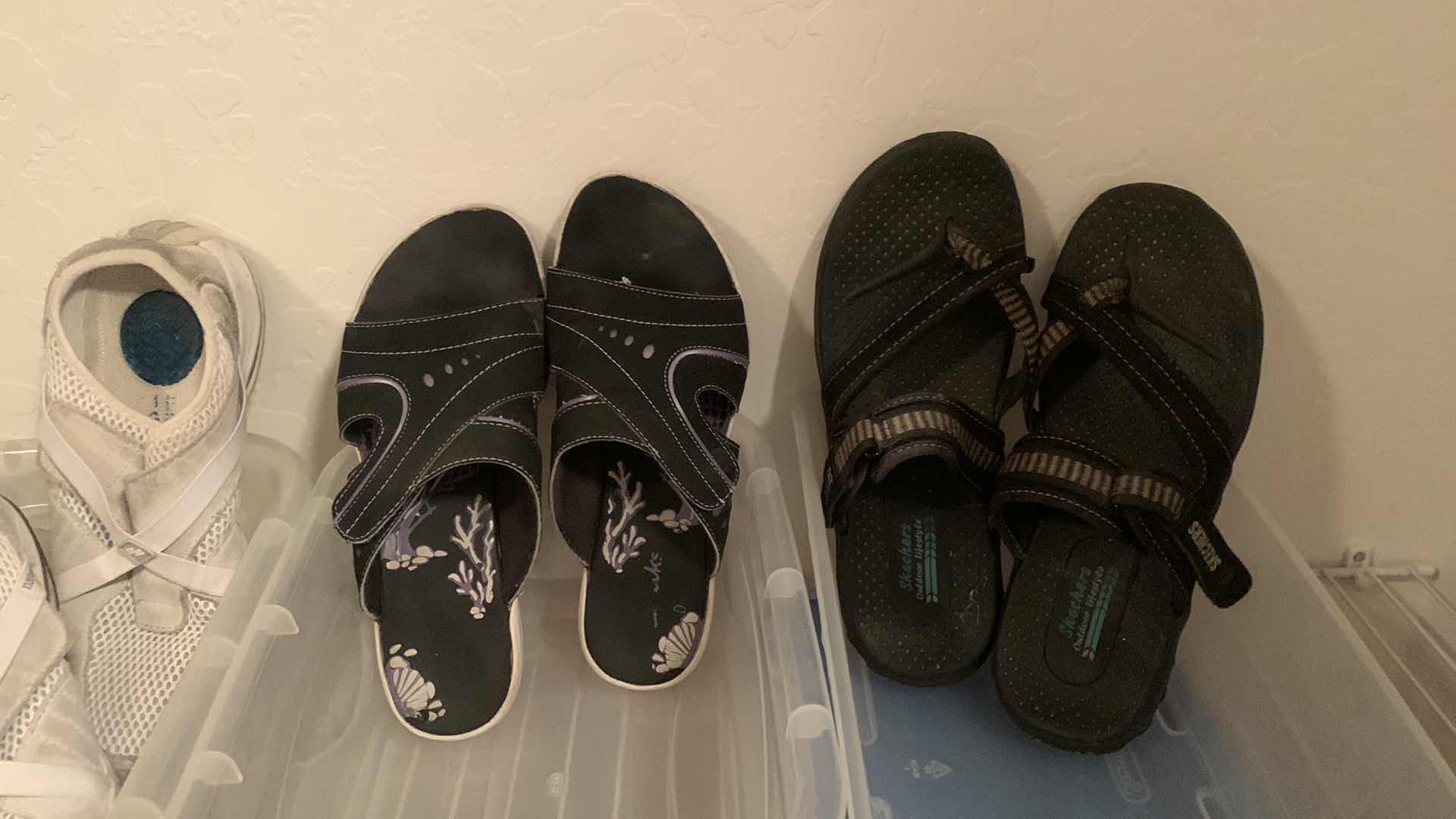 Photo 1 of 5 PAIRS WOMENS SHOES IN TOTES SIZE 8.5