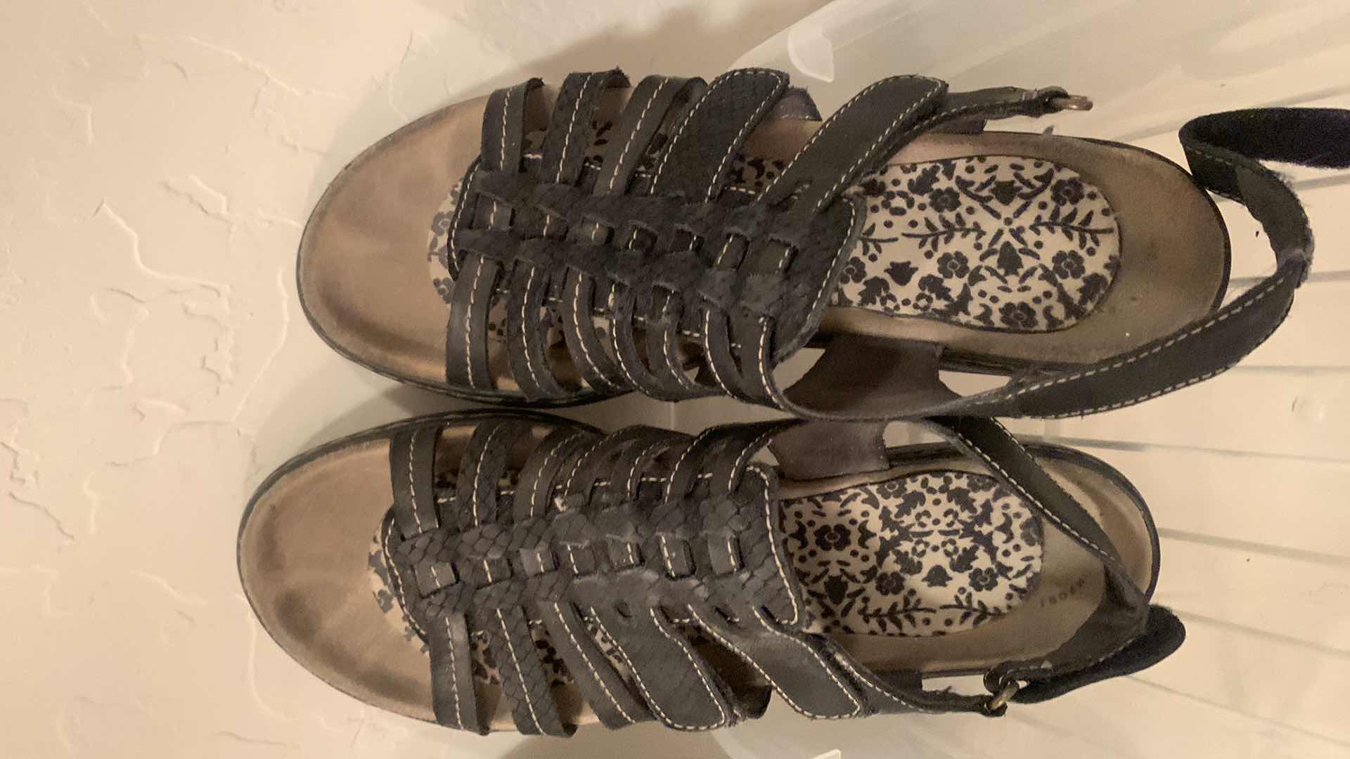 Photo 1 of 4 PAIR WOMENS SHOES SIZE 8.5