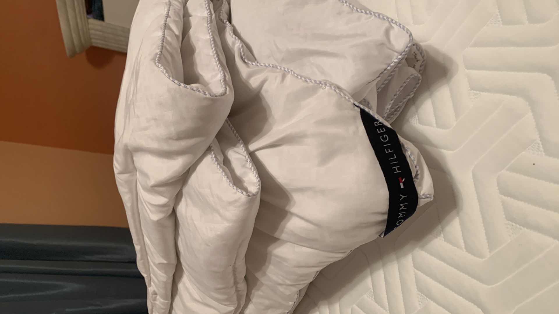 Photo 1 of TOMMY HILFIGER WHITE QUEEN/FULL COMFORTER