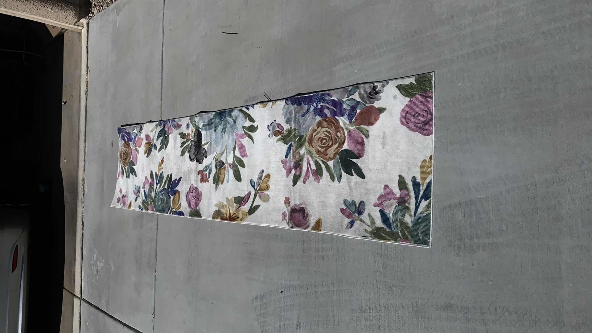 Photo 3 of BLOSSOM IVORY COLLECTION RUG 8’ x 23”