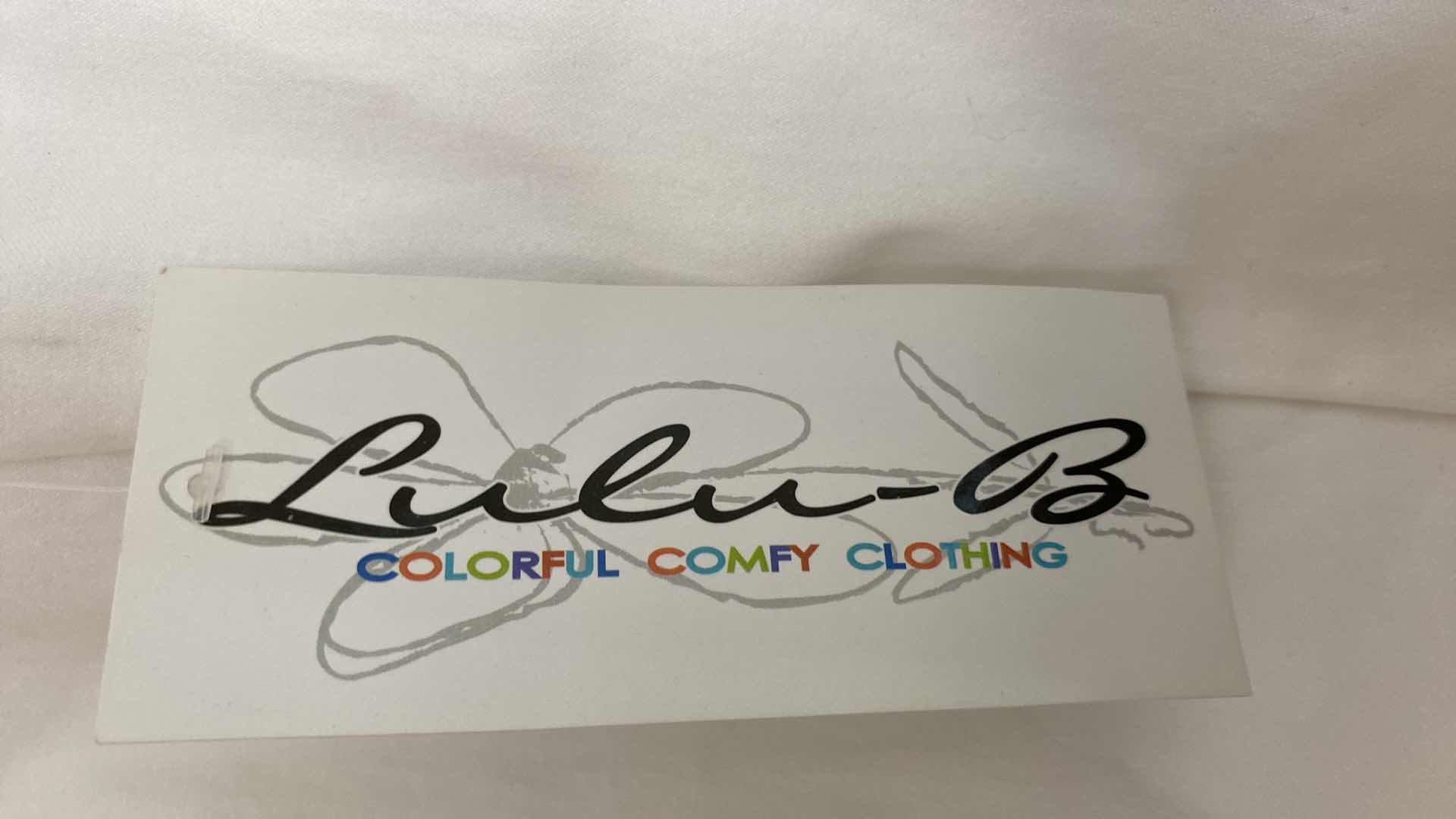 Photo 1 of NWT WOMEN’S SIZE 16 LULU-B ANKLE PANTS WITH SLIT 