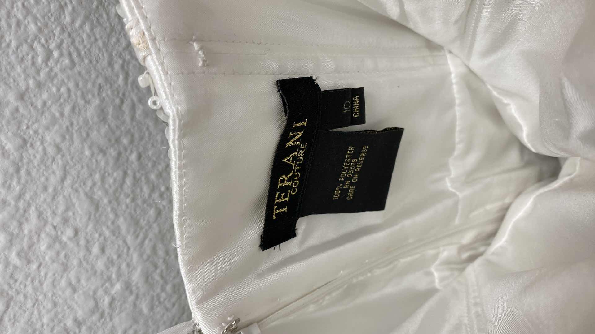 Photo 1 of NWT WOMEN’S SIZE 10 TERANI EVENING GOWN 