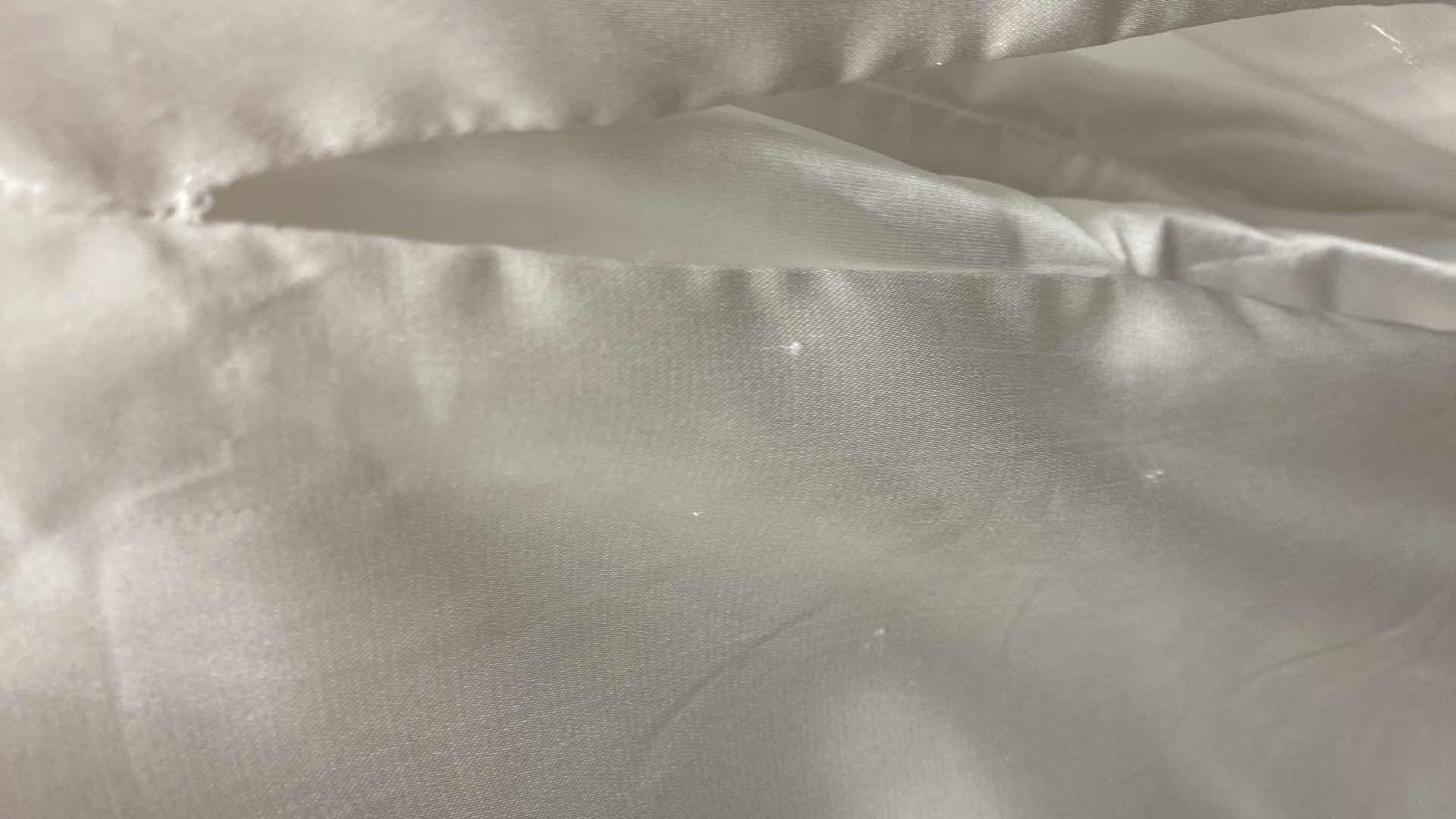 Photo 1 of NWT WOMEN’S SIZE 10 TERANI EVENING GOWN 