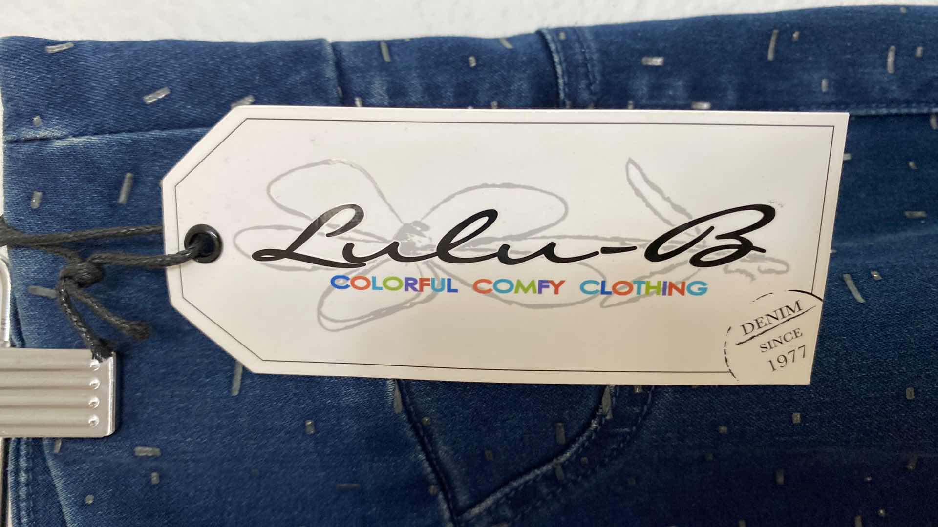 Photo 1 of NWT WOMEN’S SIZE 16 LULU B DENIM PULL ON JEANS 