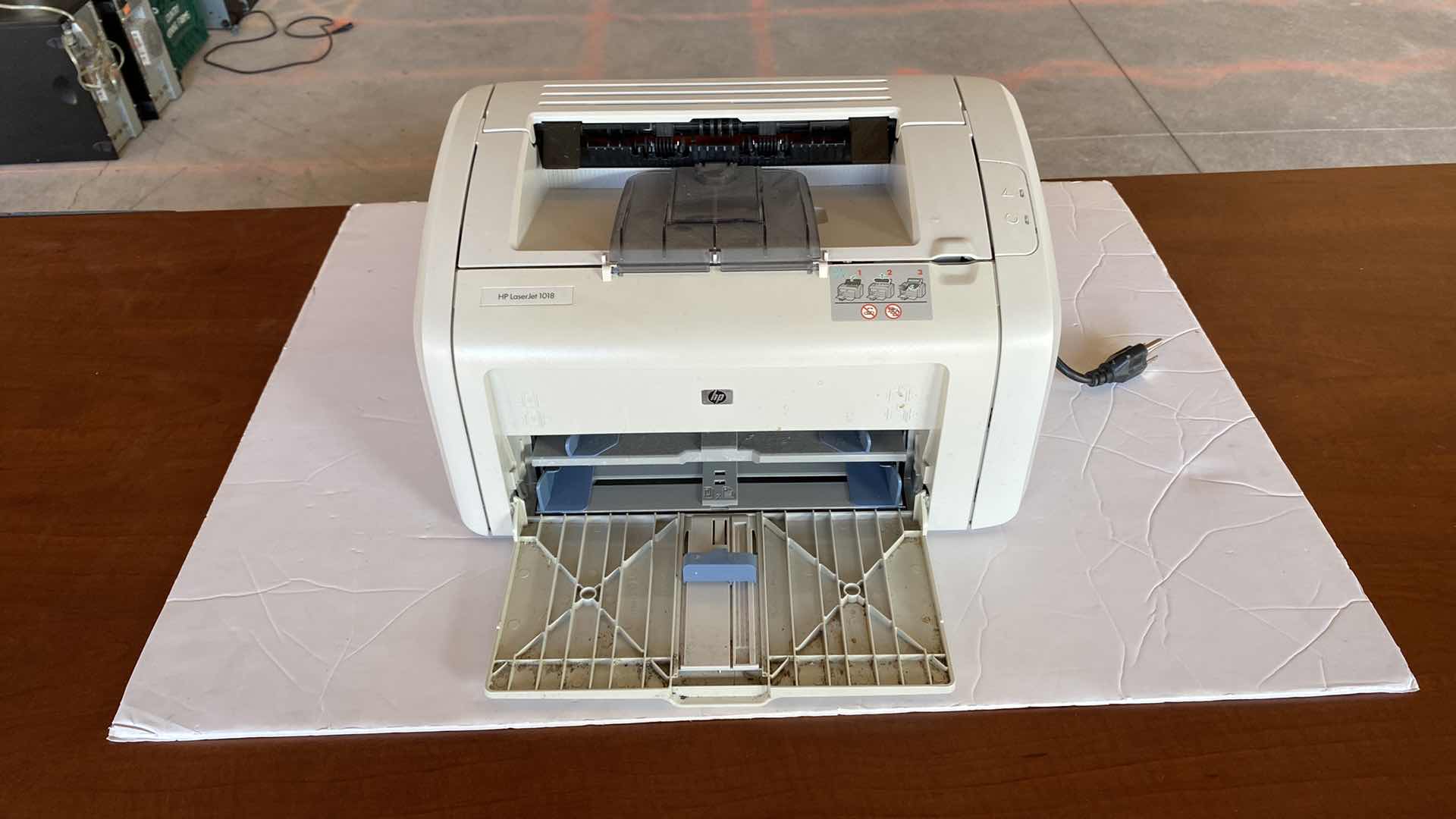 Photo 1 of HP LASER JET 1018 WITH CORD