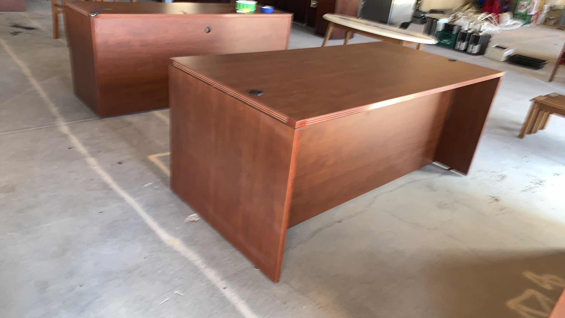 Photo 4 of WOOD EXECUTIVE DESK
DESK 72" x 35" H30'