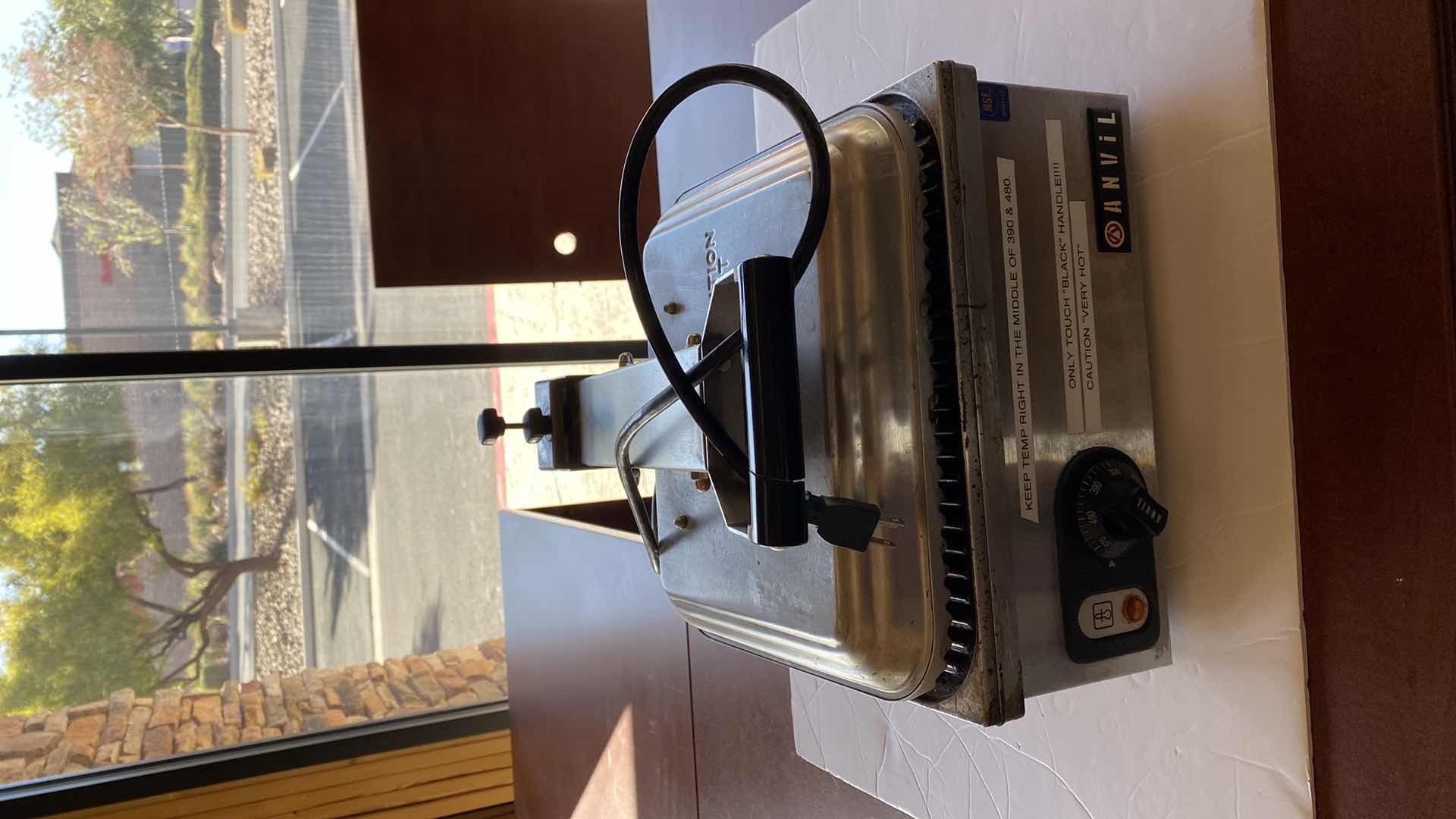 Photo 2 of ANVIL AMERICA TSA 7009 9 SLICE FLAT GRILL SANDWICH PRESS PANINI SUGGESTED RETAIL $350