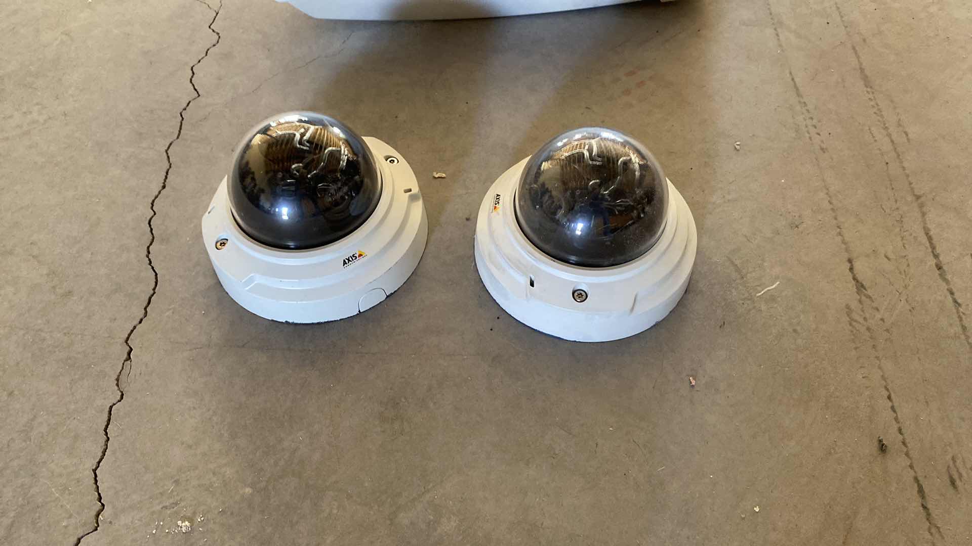 Photo 1 of 5 PIECES PELCO SECURITY CAMERAS