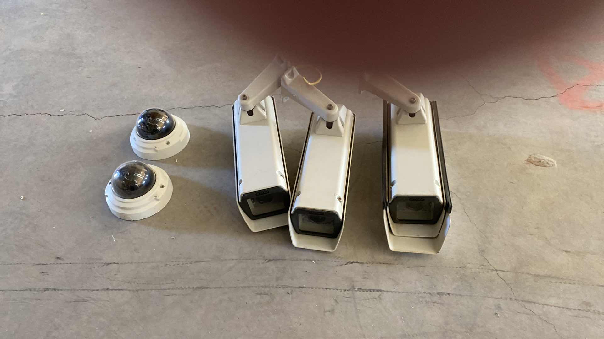 Photo 1 of 5 PIECES PELCO SECURITY CAMERAS