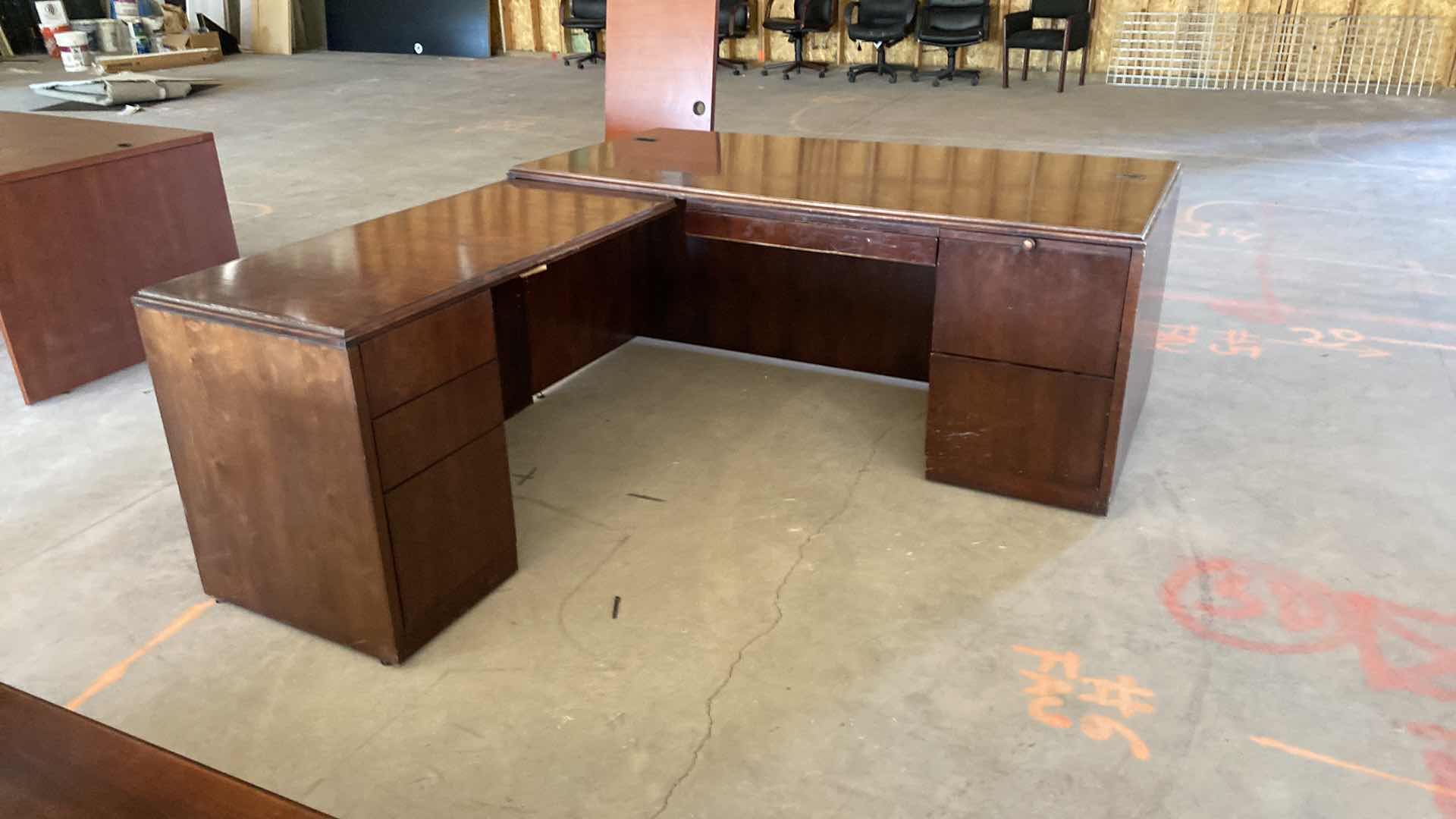 Photo 1 of 3 DRAWER DESK WITH RETURN 72 X 37 H30, RETURN WITH 3 DRAWERS 49 X 24  H30