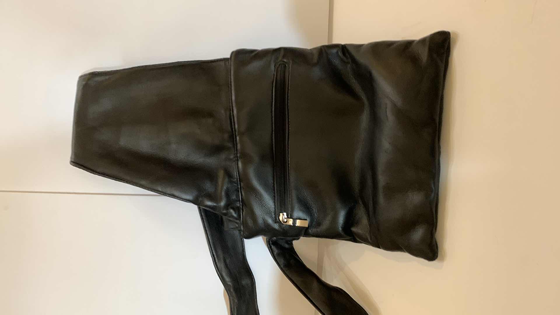 Photo 4 of BLACK LEATHER OVER THE SHOULDER BAG