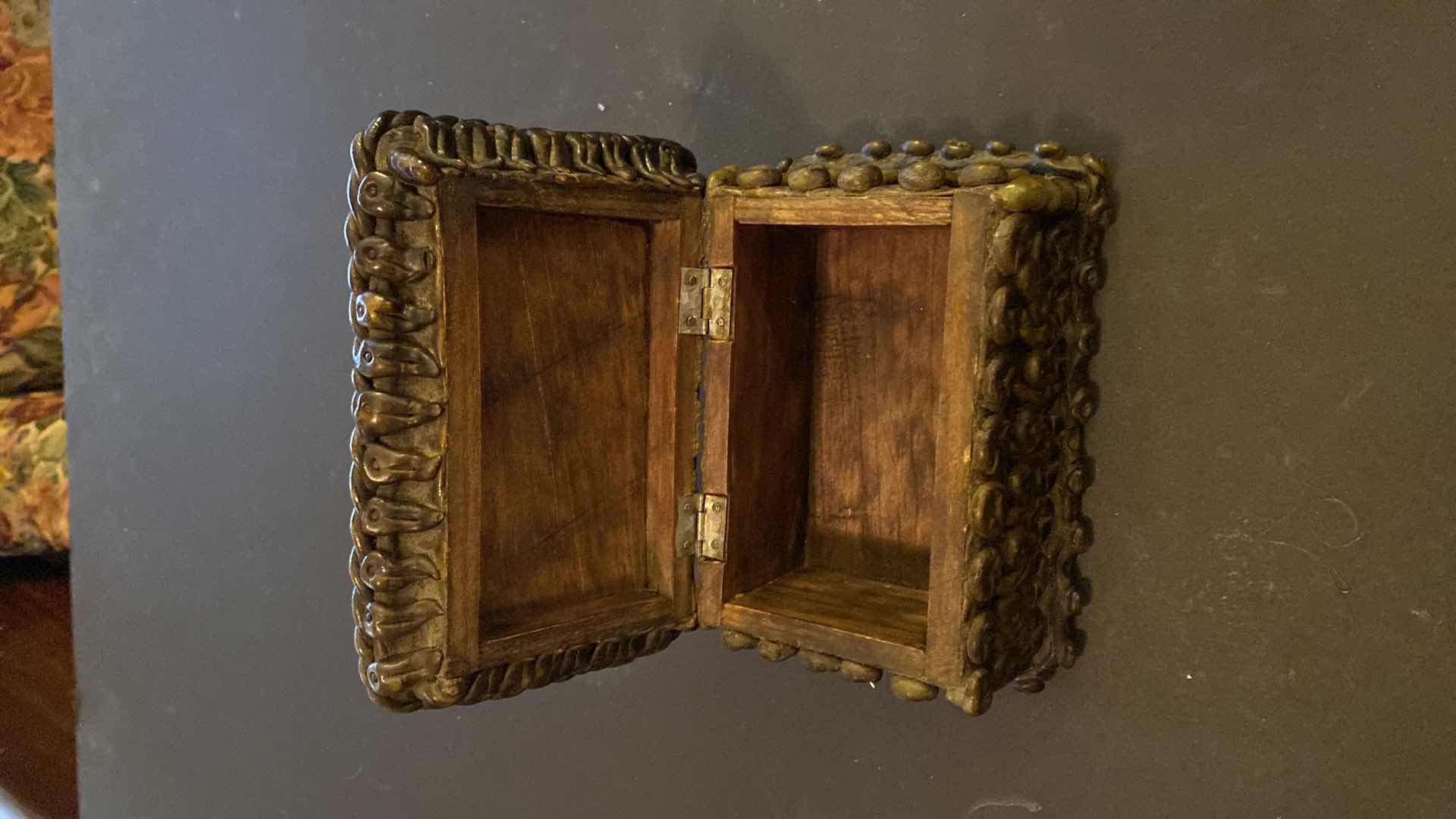 Photo 1 of 3 PIECES HOME DECOR, BOX 6.5 X 4.5, SUGAR AND CREAMER