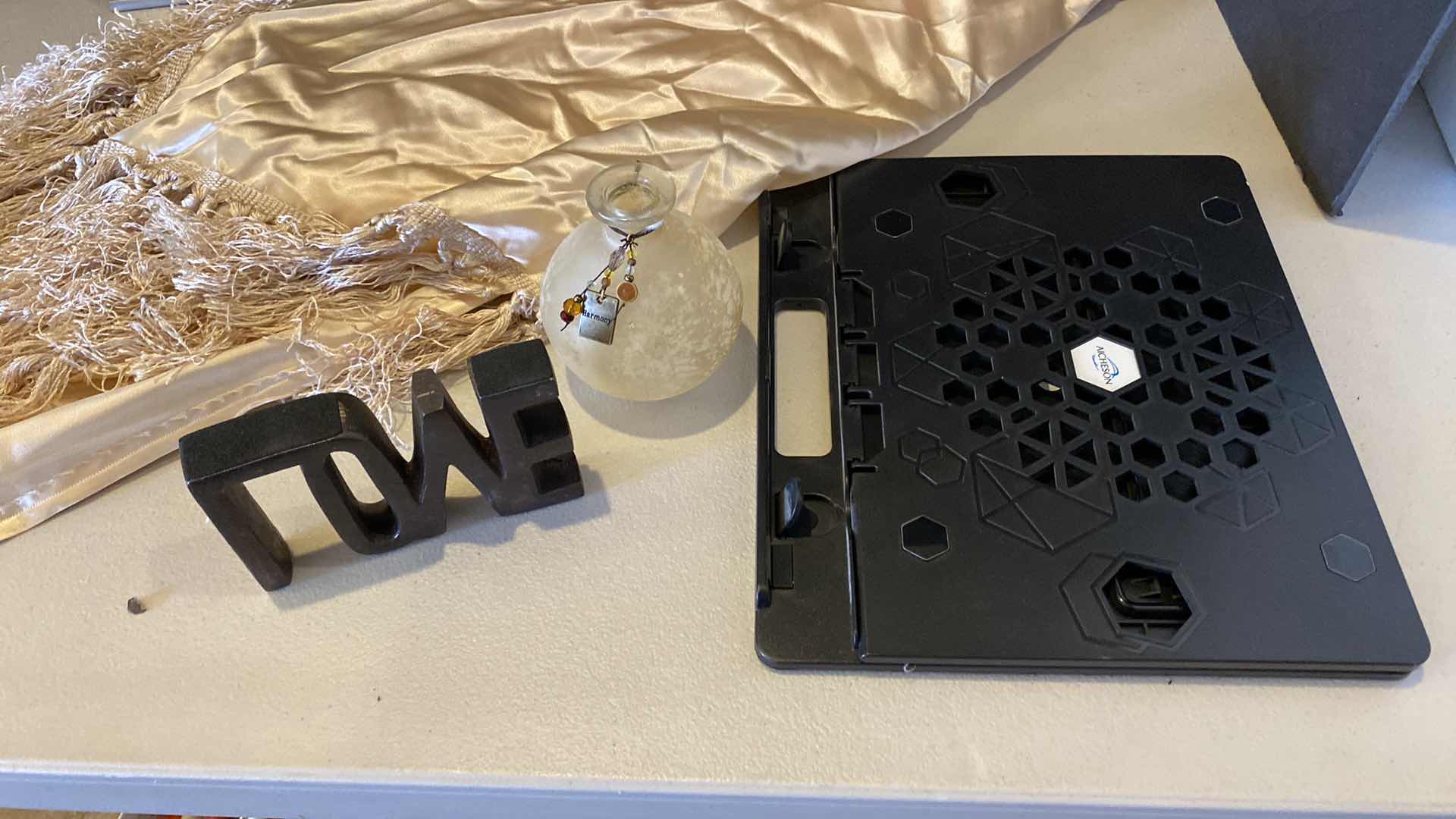 Photo 1 of 5 ASSORTED VASE, SIGN, TABLE TOPPER AND MORE